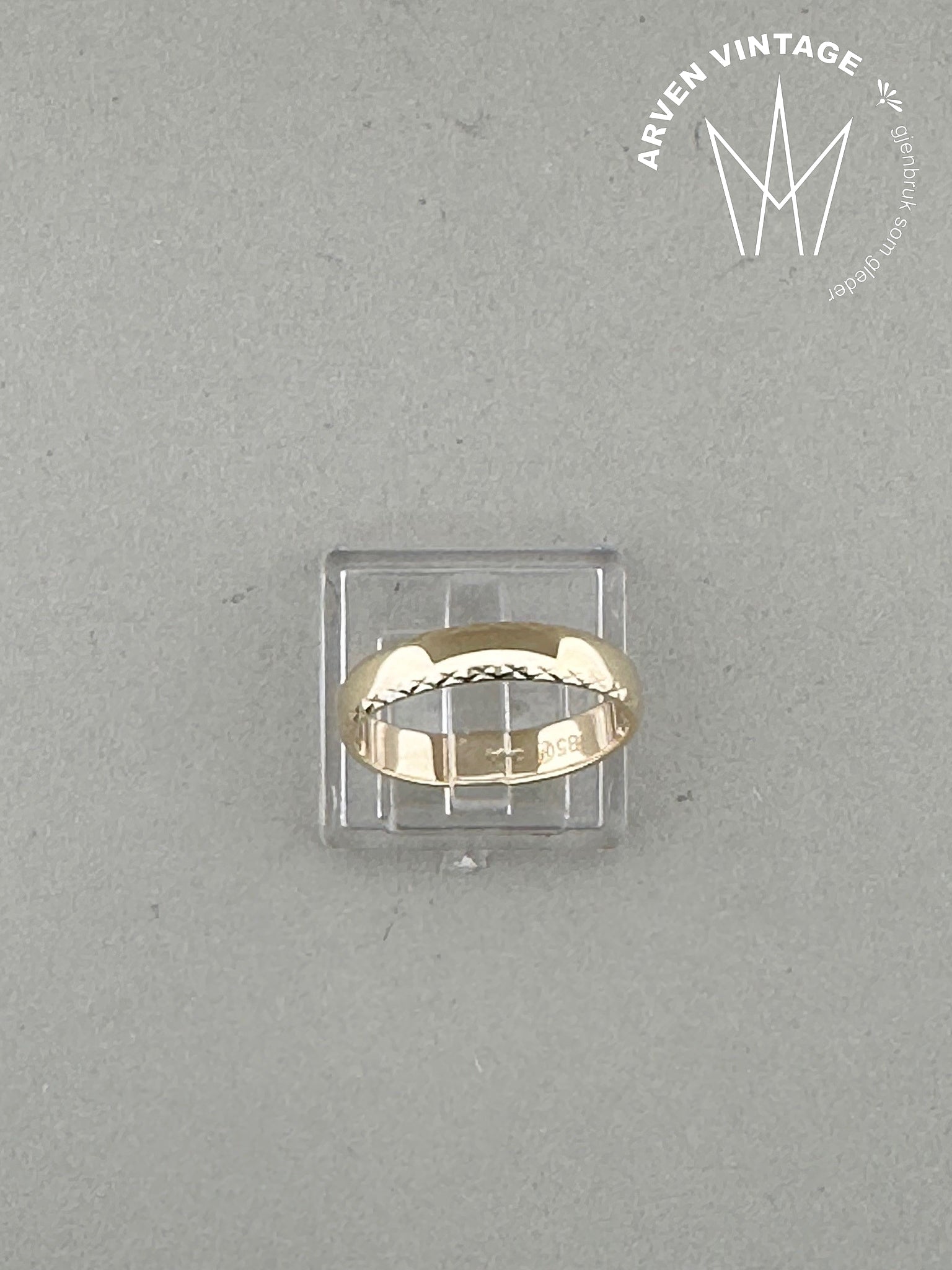 Vintage smooth ring yellow gold size 56