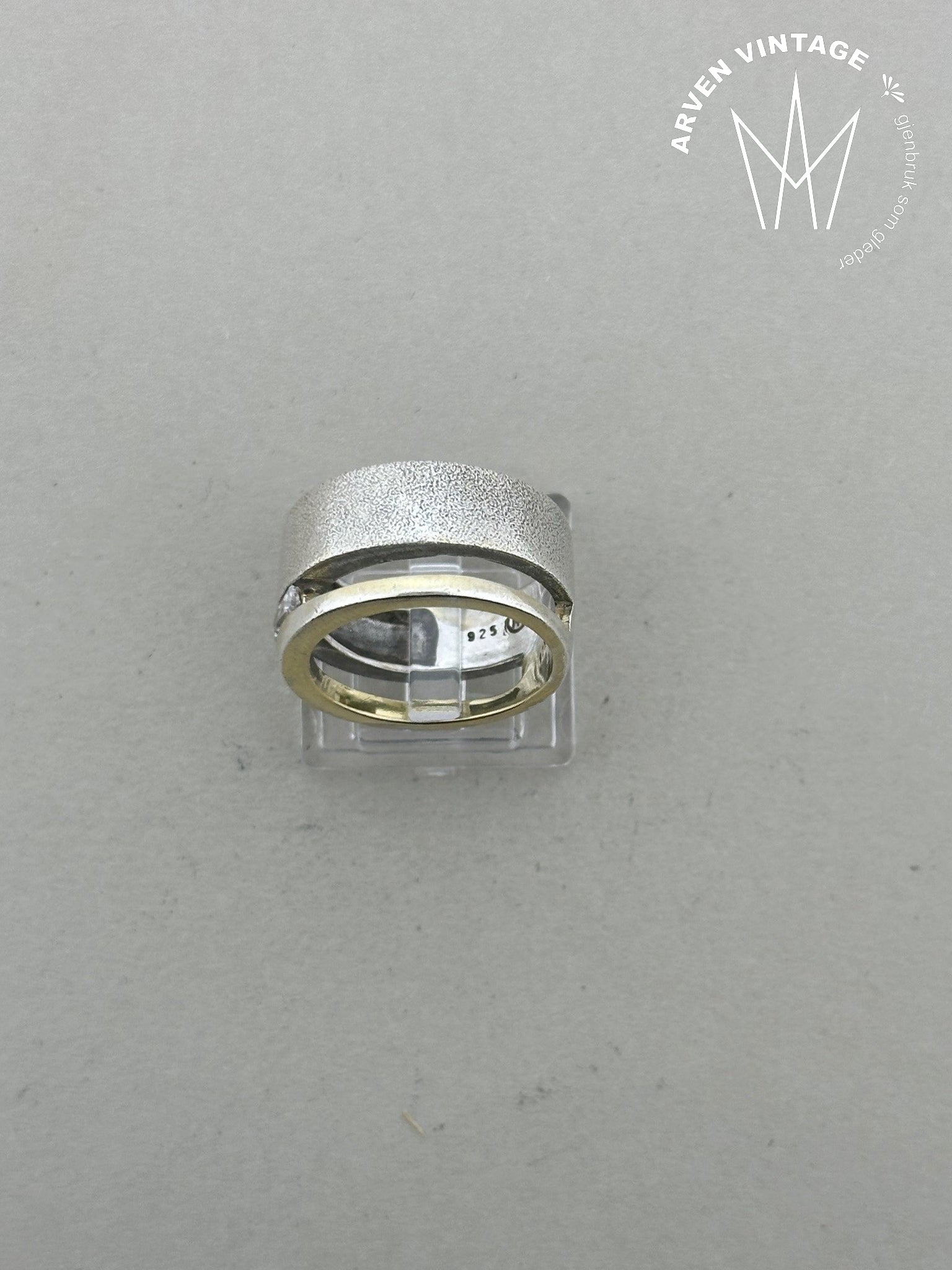 Vintage sølv ring med blank sten str 55