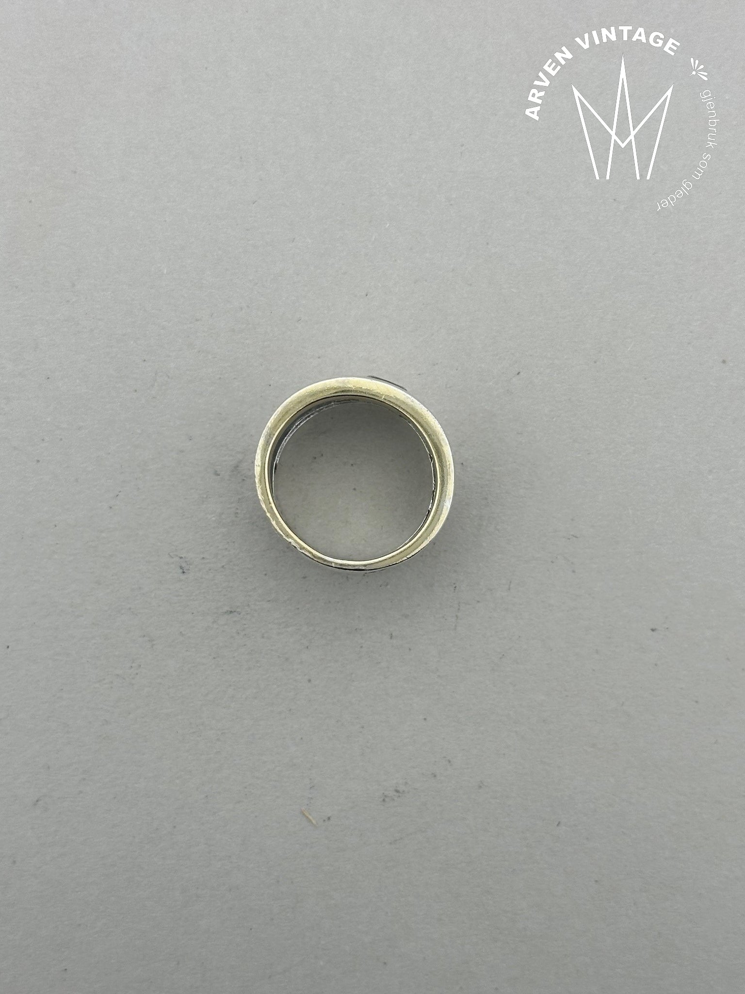 Vintage sølv ring med blank sten str 55