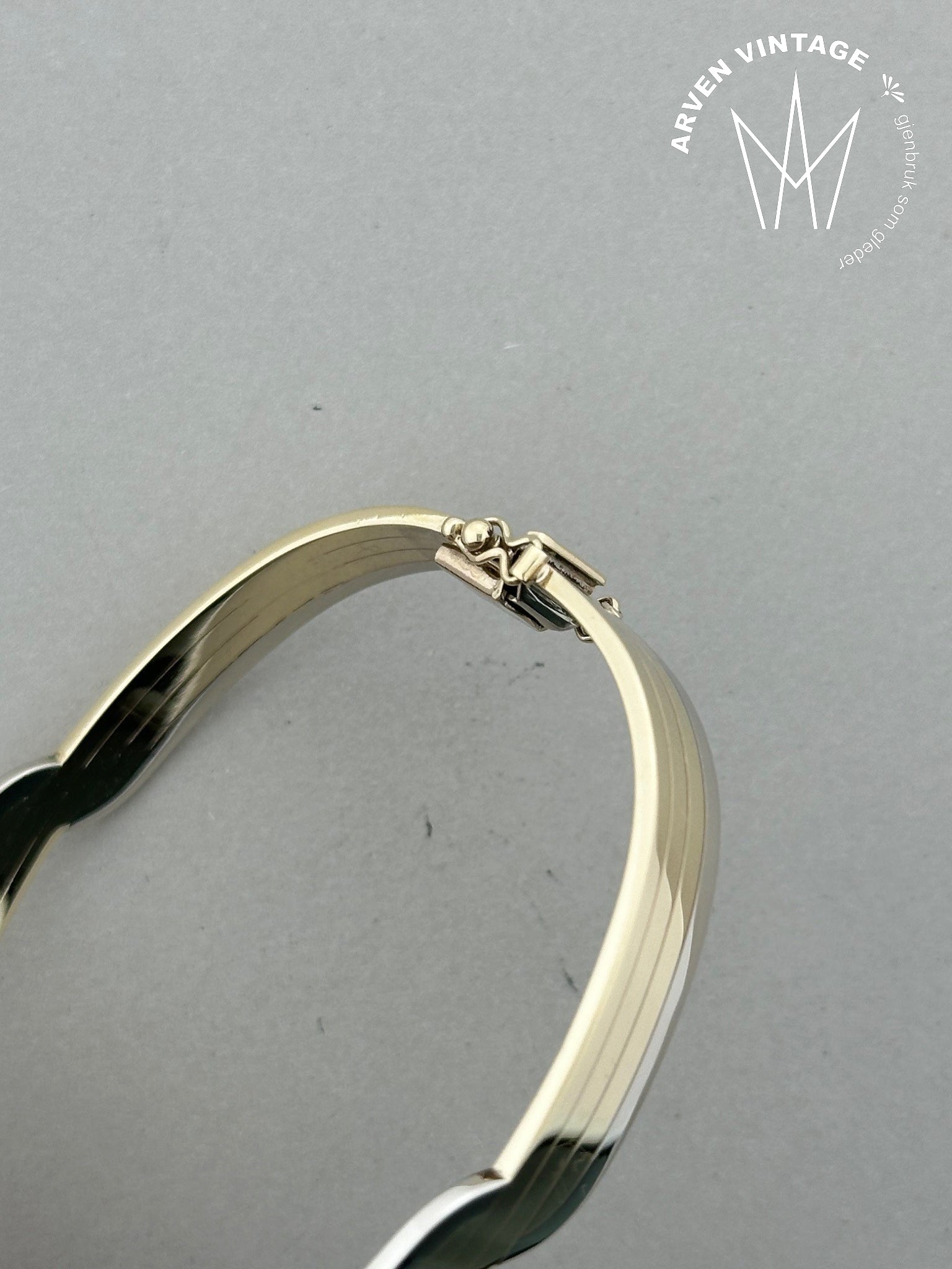 Vintage armring 9K gult og hvitt gull 18cm