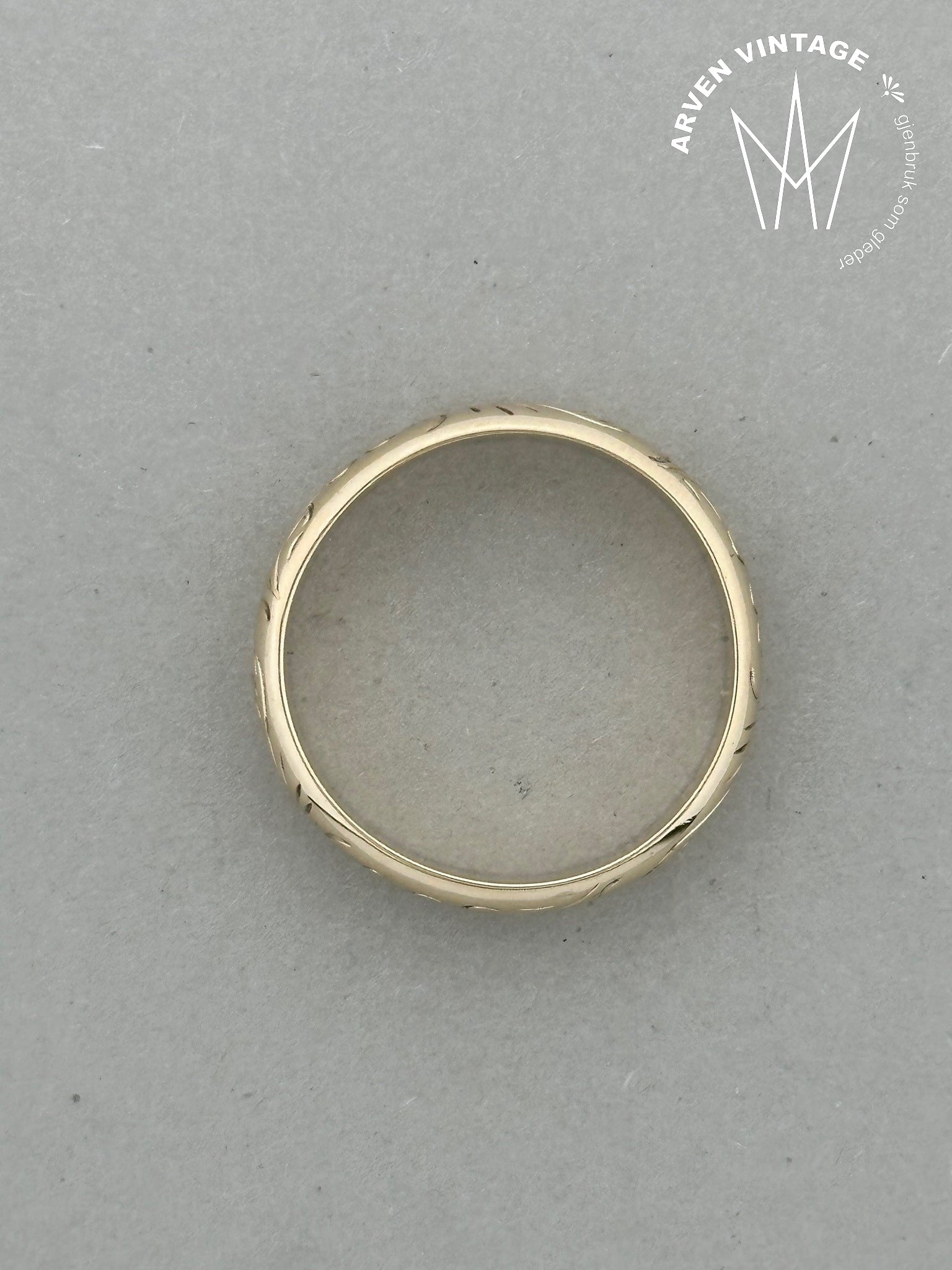 Vintage siselert ring gult gull str 63