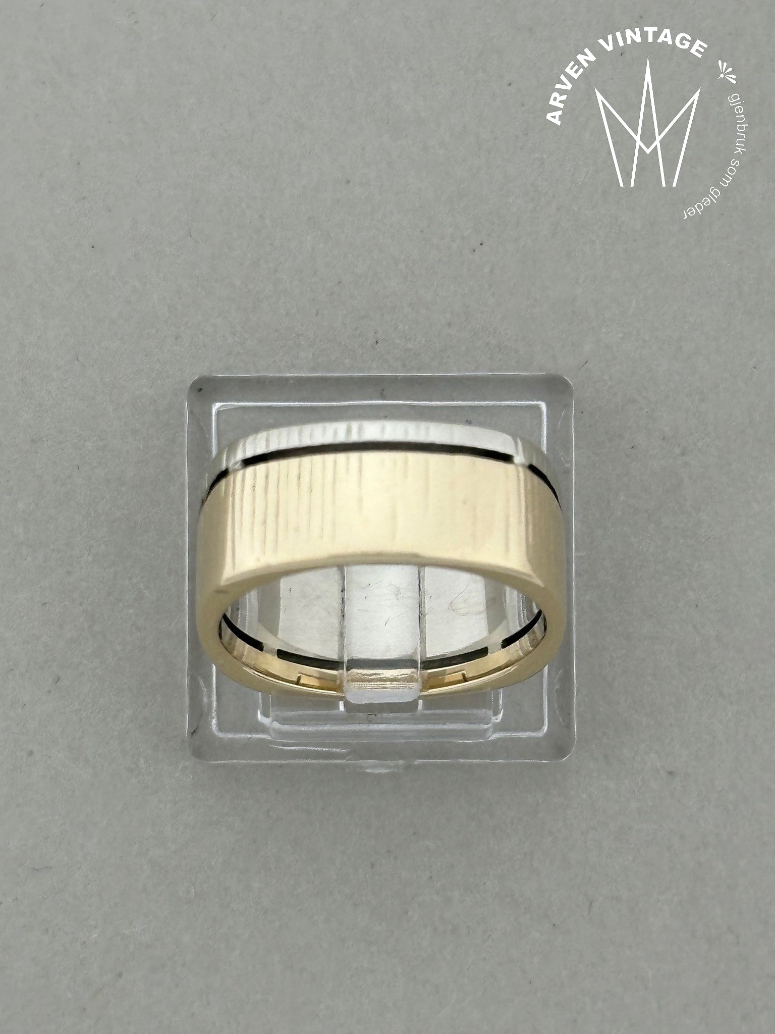 Vintage ring i gult og hvitt gull str 52
