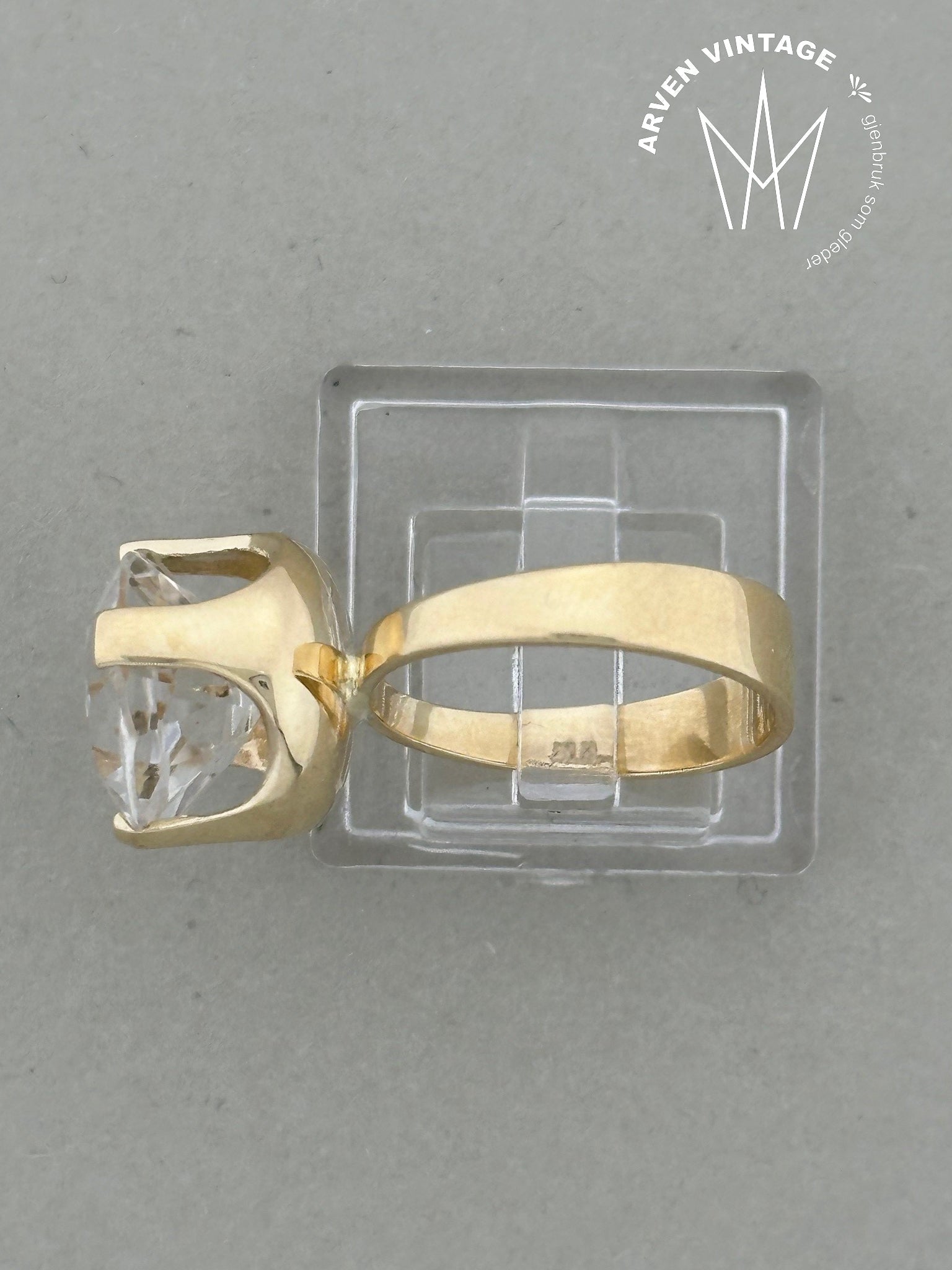 Vintage ring gult gull med sten str 49