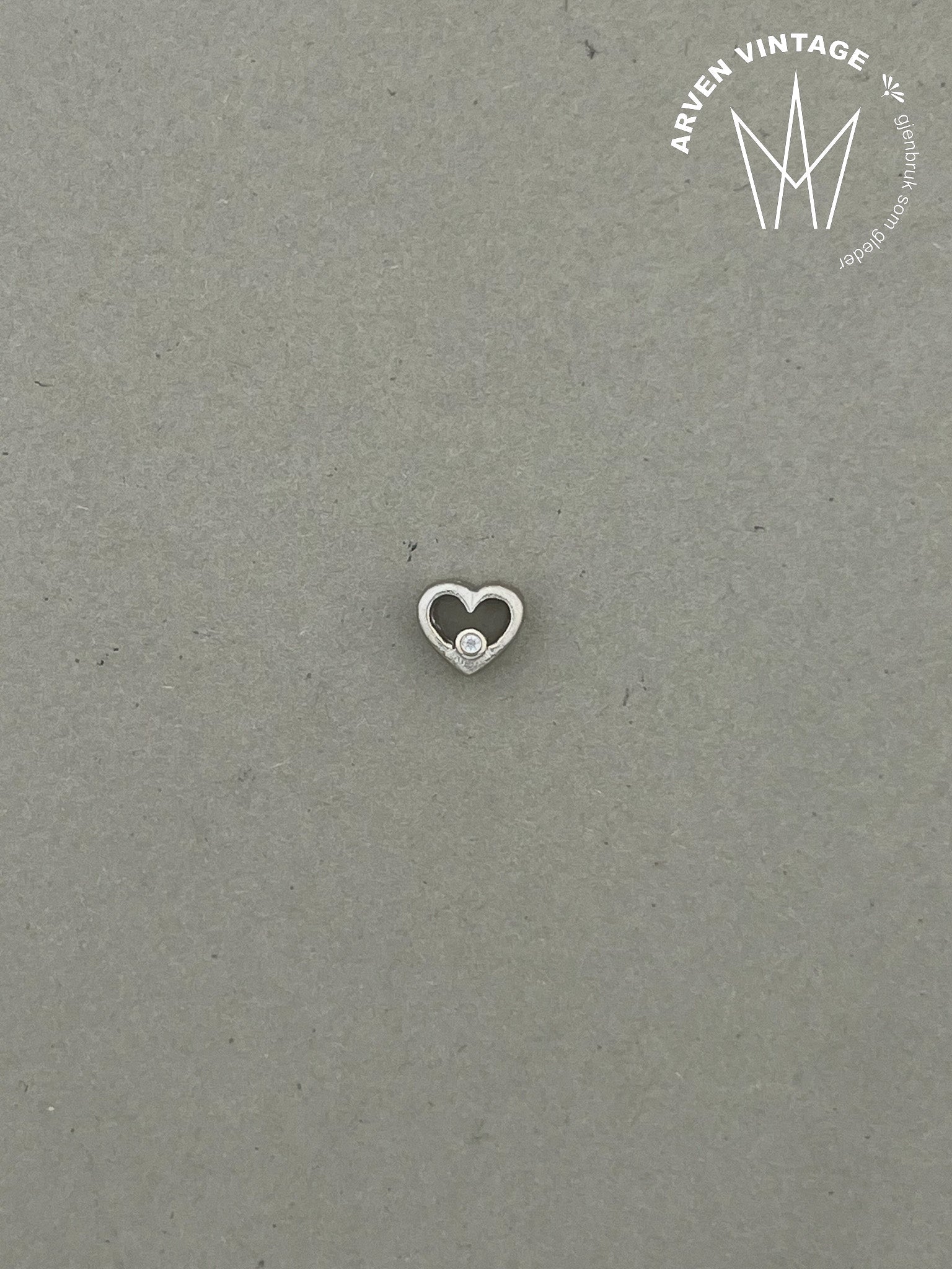 Vintage pendant white gold