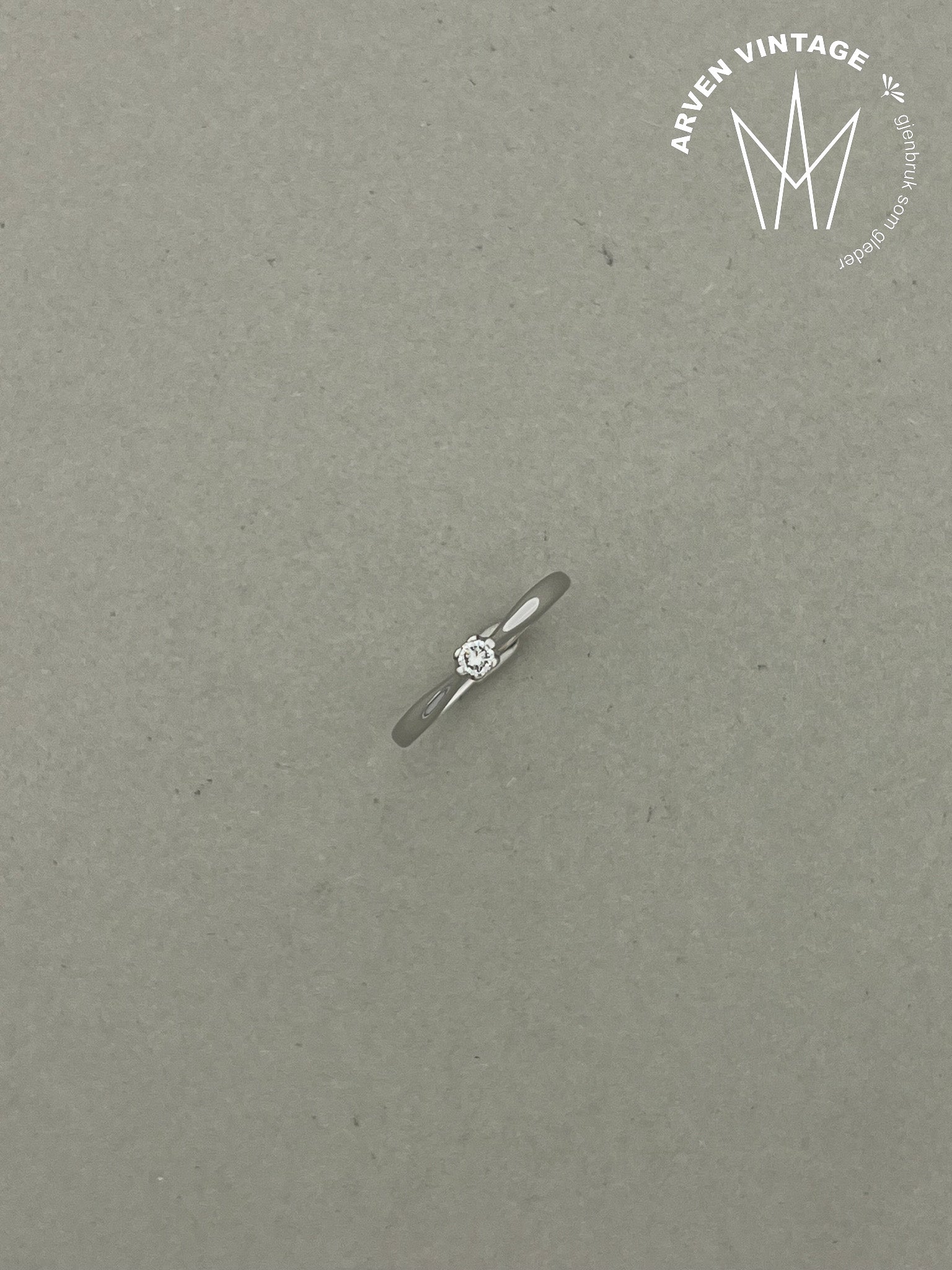 Vintage diamantring hvitt gull str 54