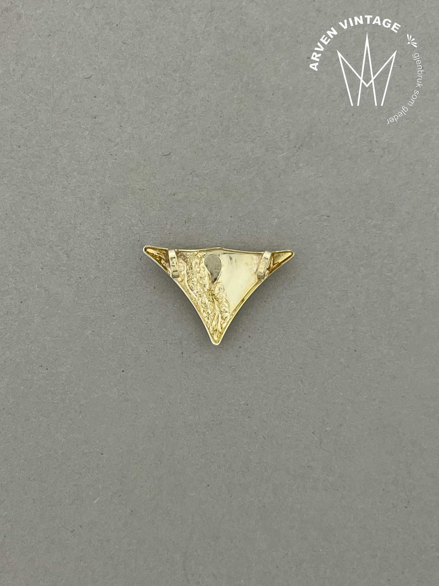 Vintage pendant yellow gold