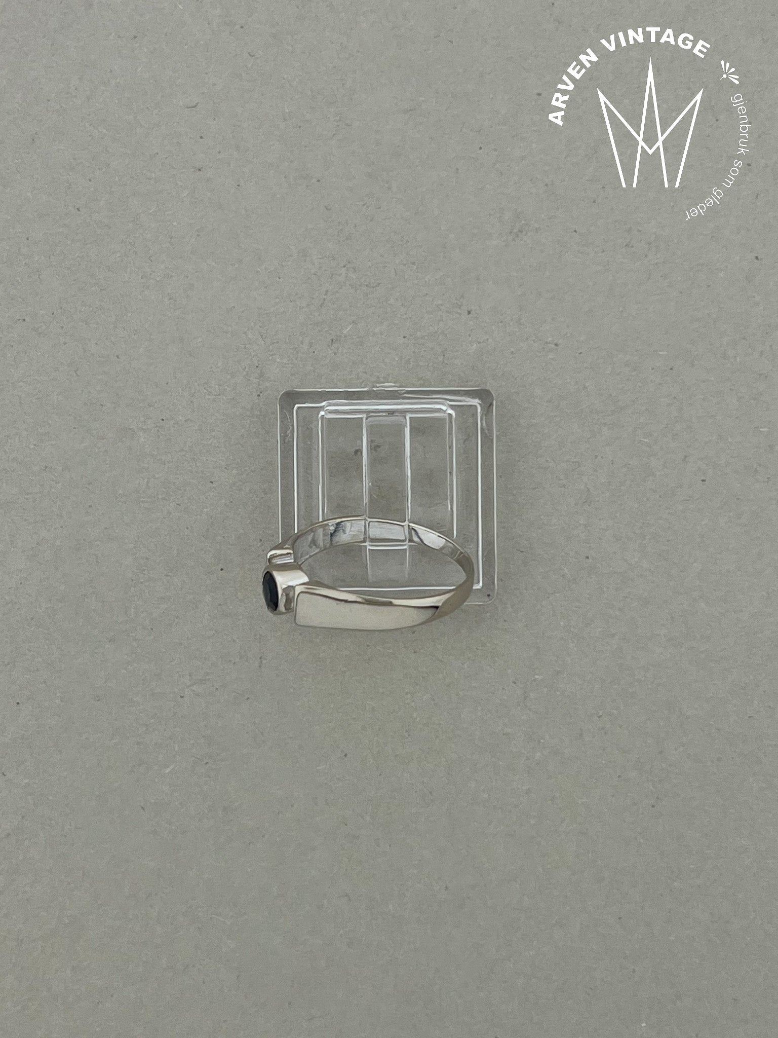 Vintage ring white gold size 52