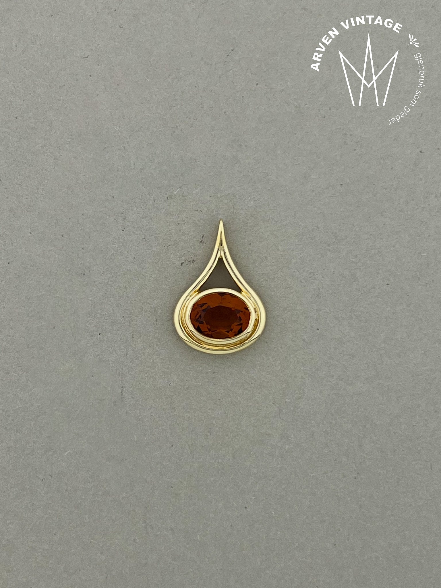Vintage pendant yellow gold 18K