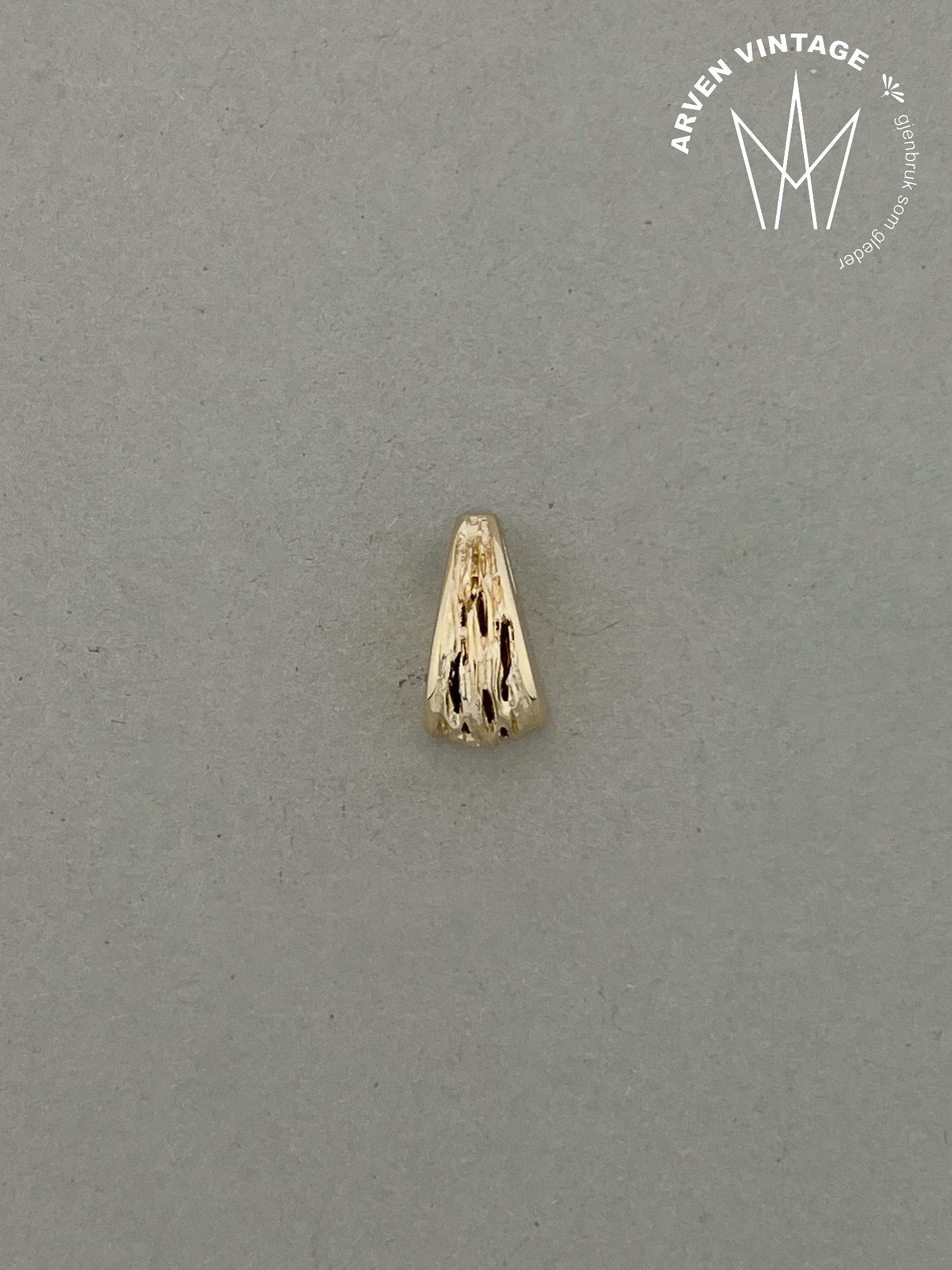 Vintage pendant yellow gold