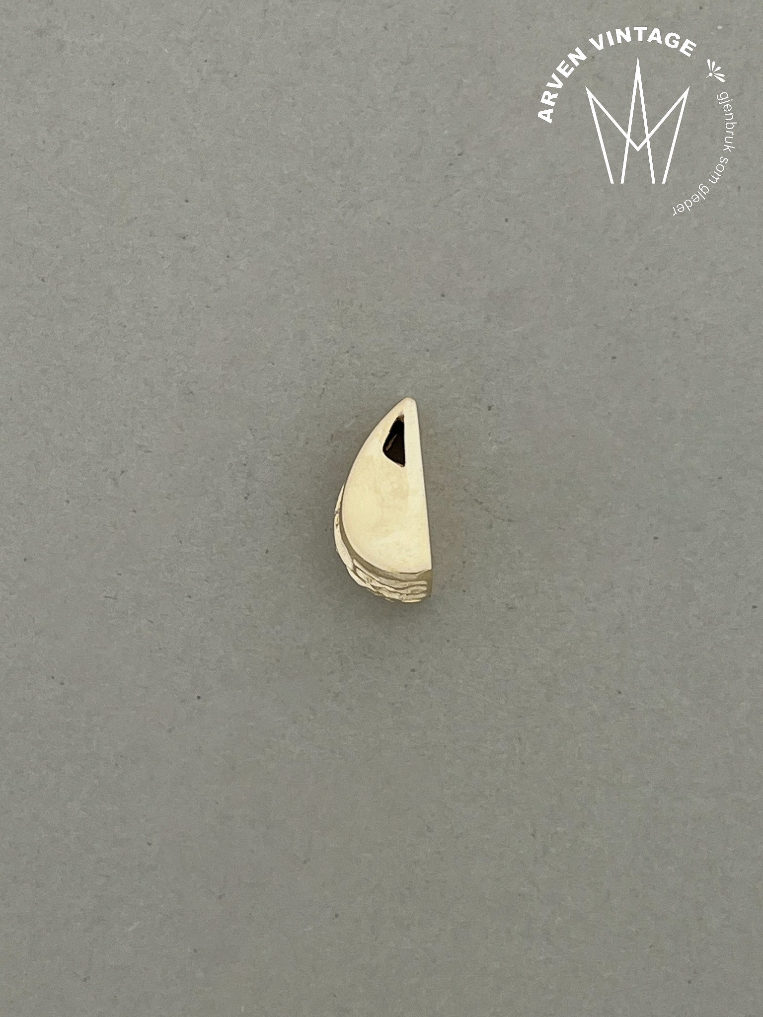 Vintage pendant yellow gold