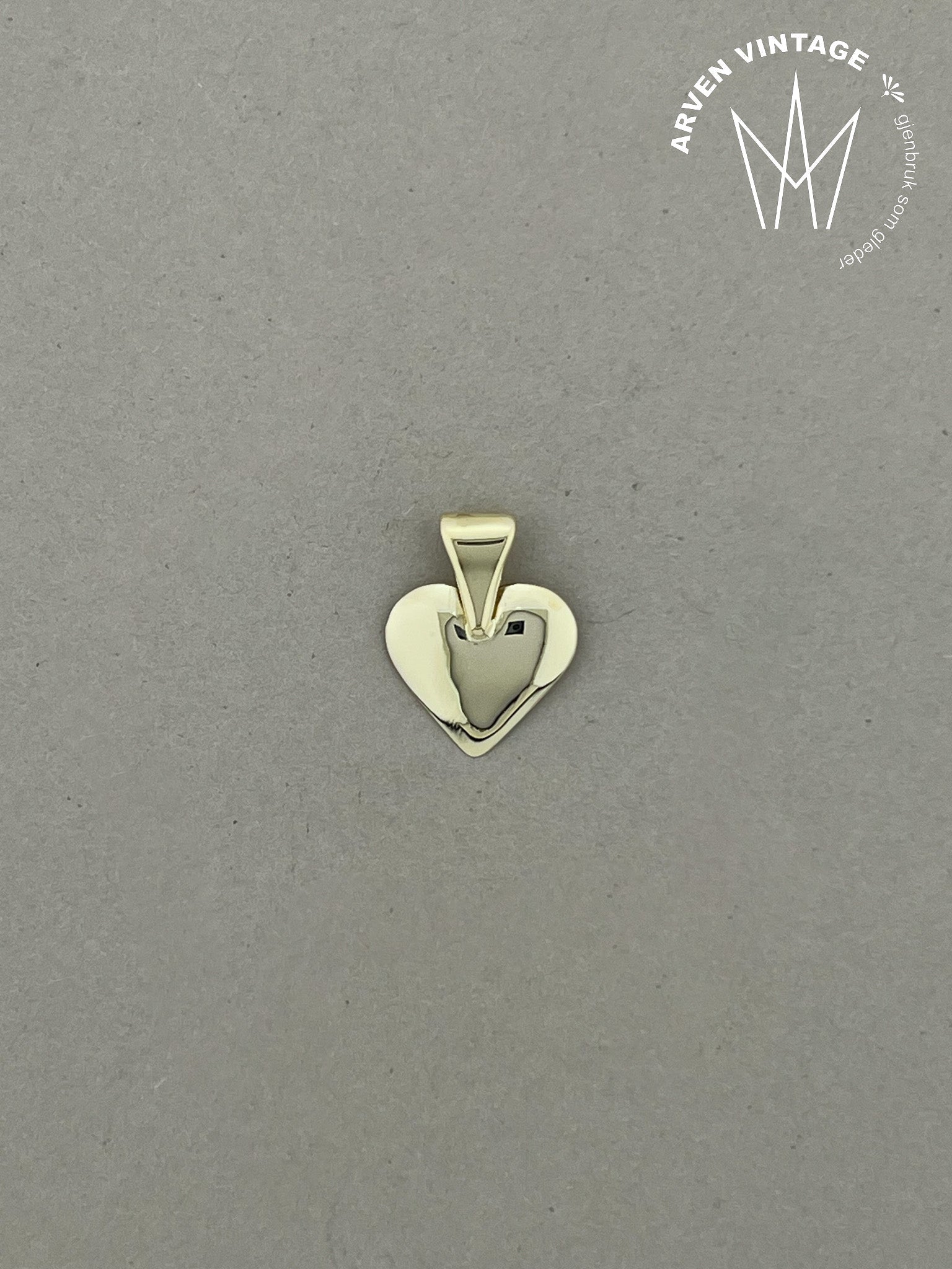 Vintage pendant yellow gold