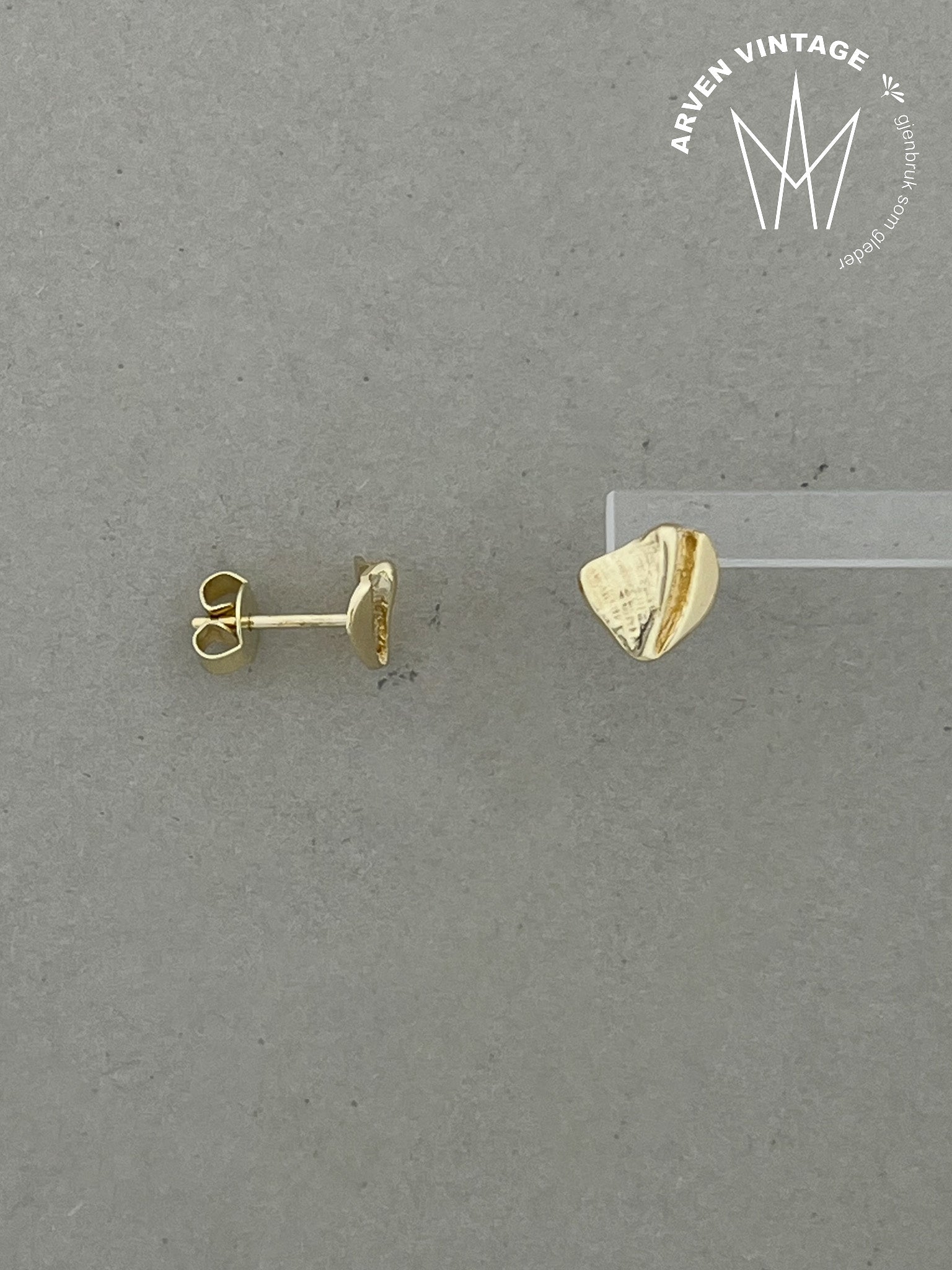 Vintage earrings yellow gold