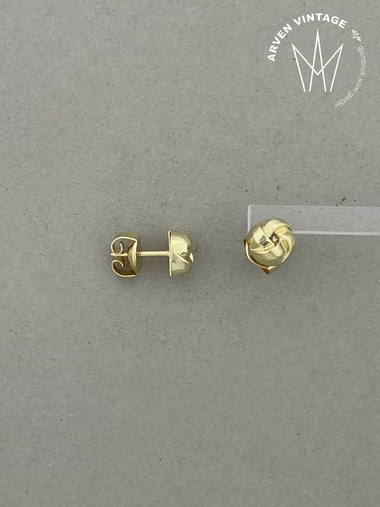 Vintage earrings yellow gold