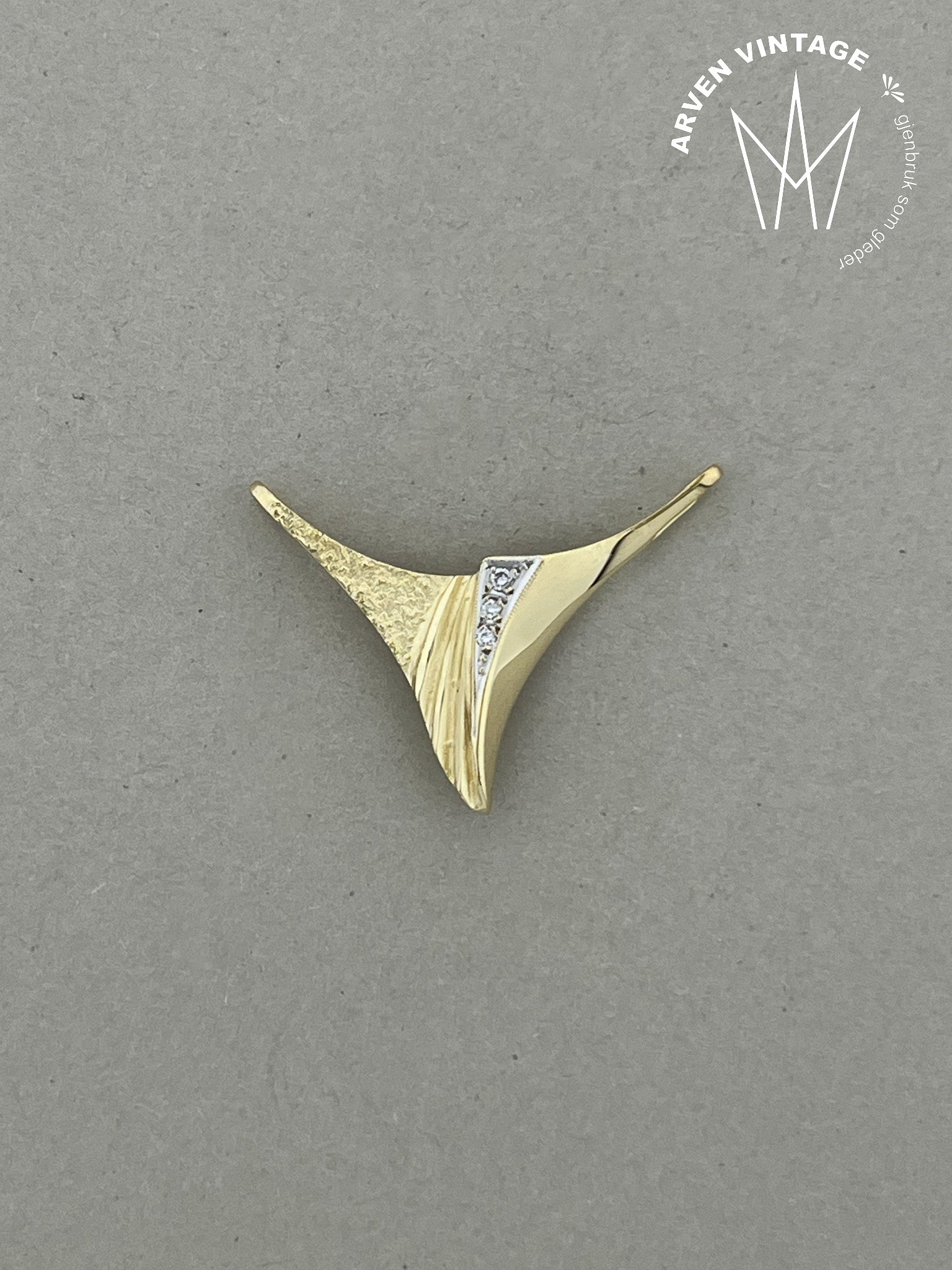 Vintage diamantanheng gult gull