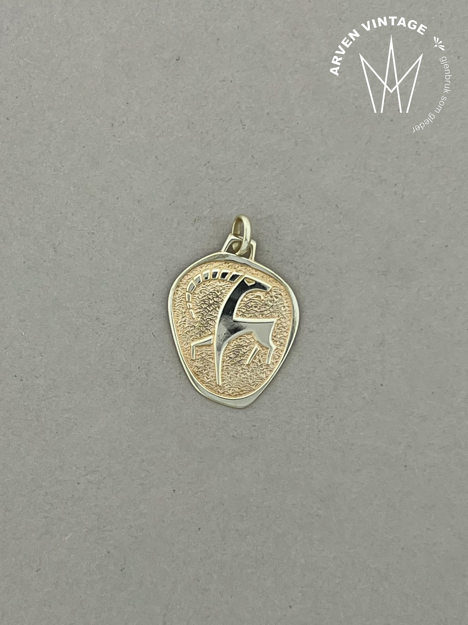 Vintage Væren anheng gult gull