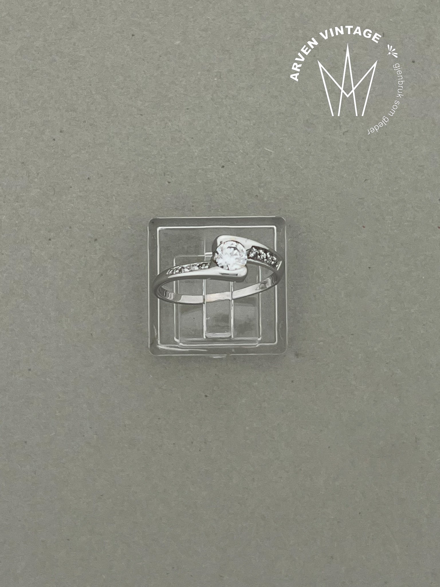 Vintage ring hvitt gull str 52