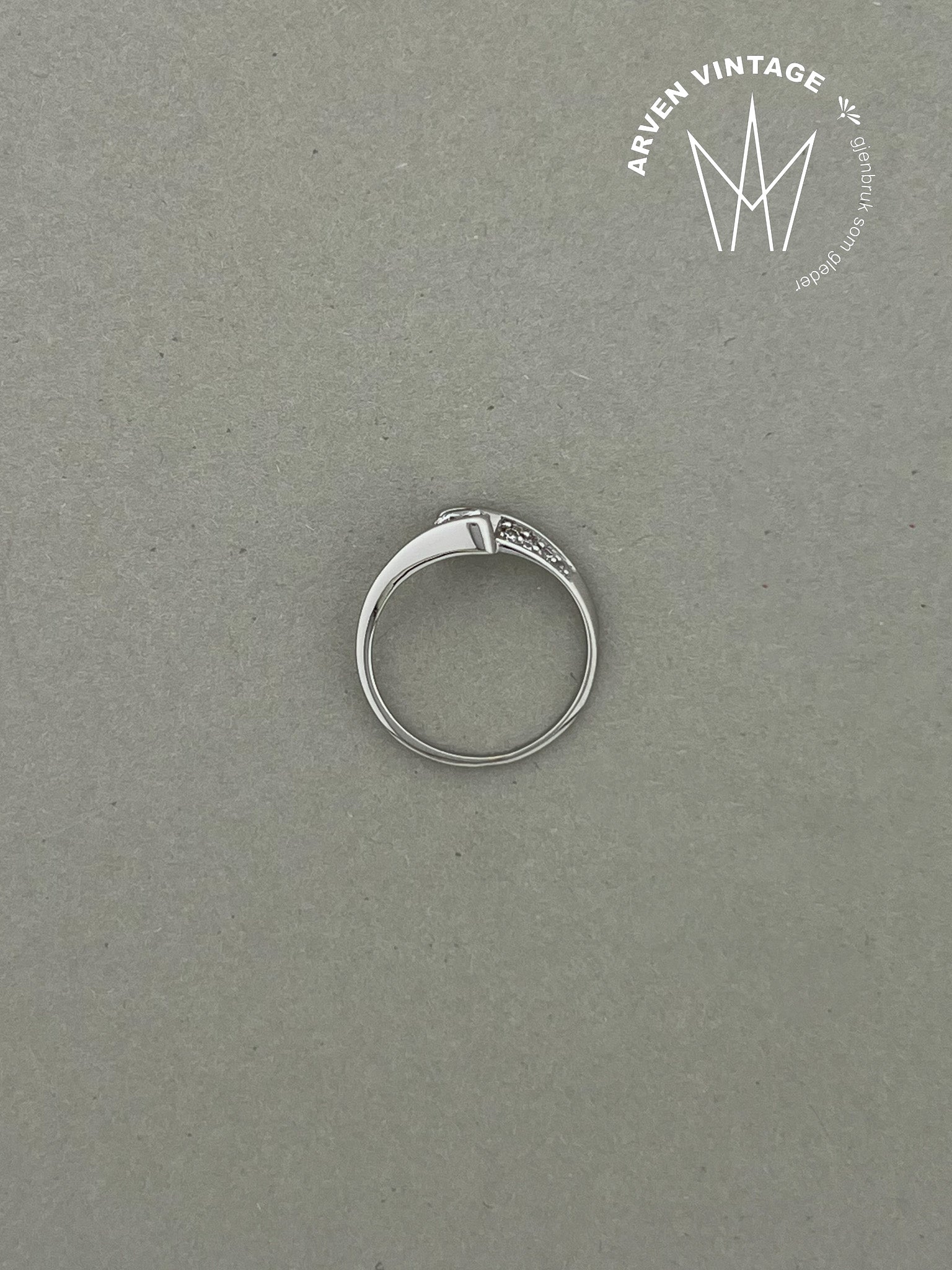 Vintage ring hvitt gull str 52