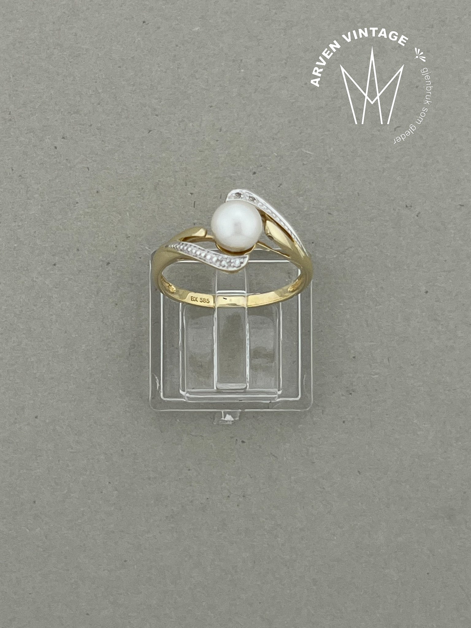 Vintage diamantring gult gull 56