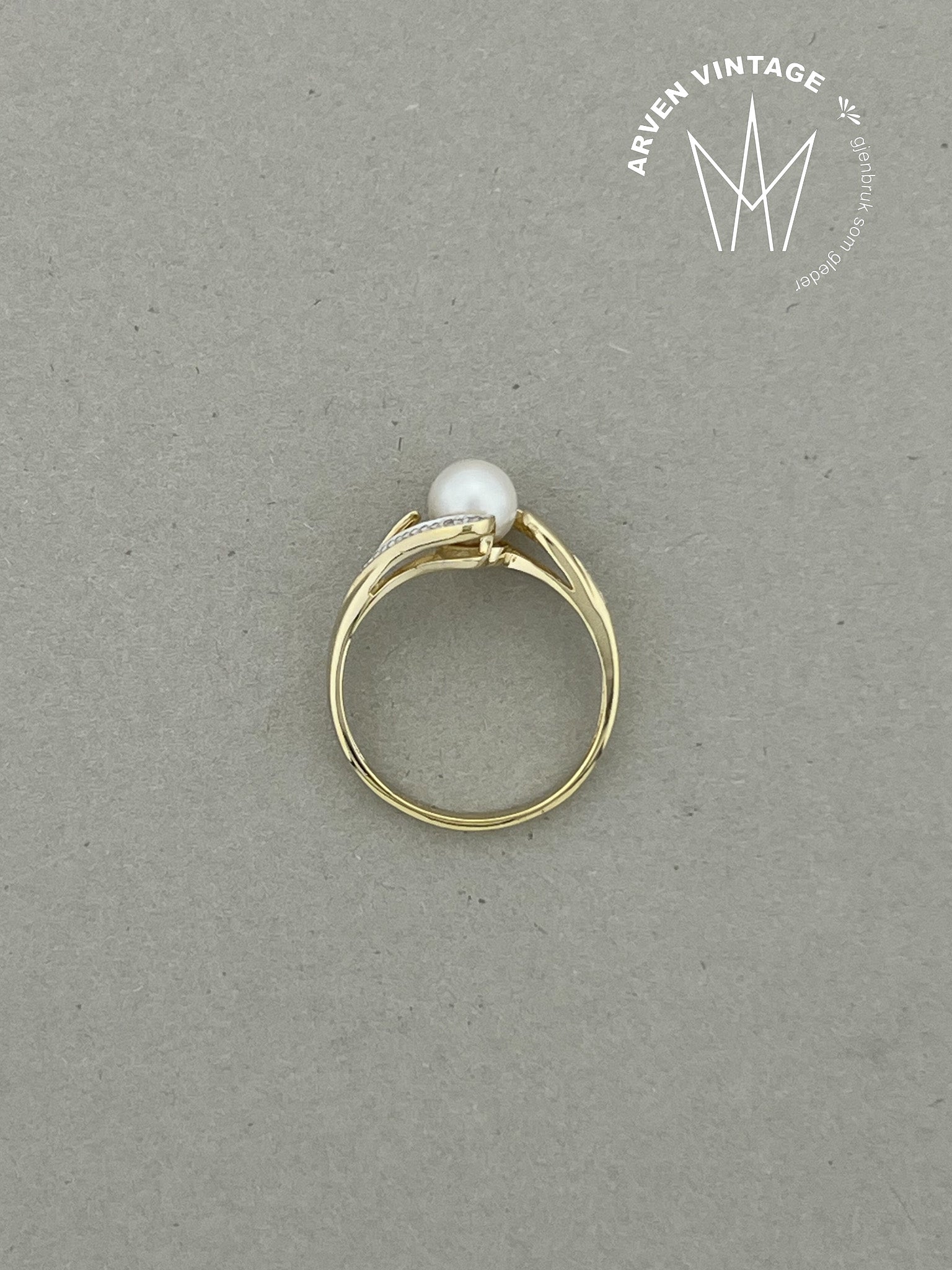 Vintage diamantring gult gull 56