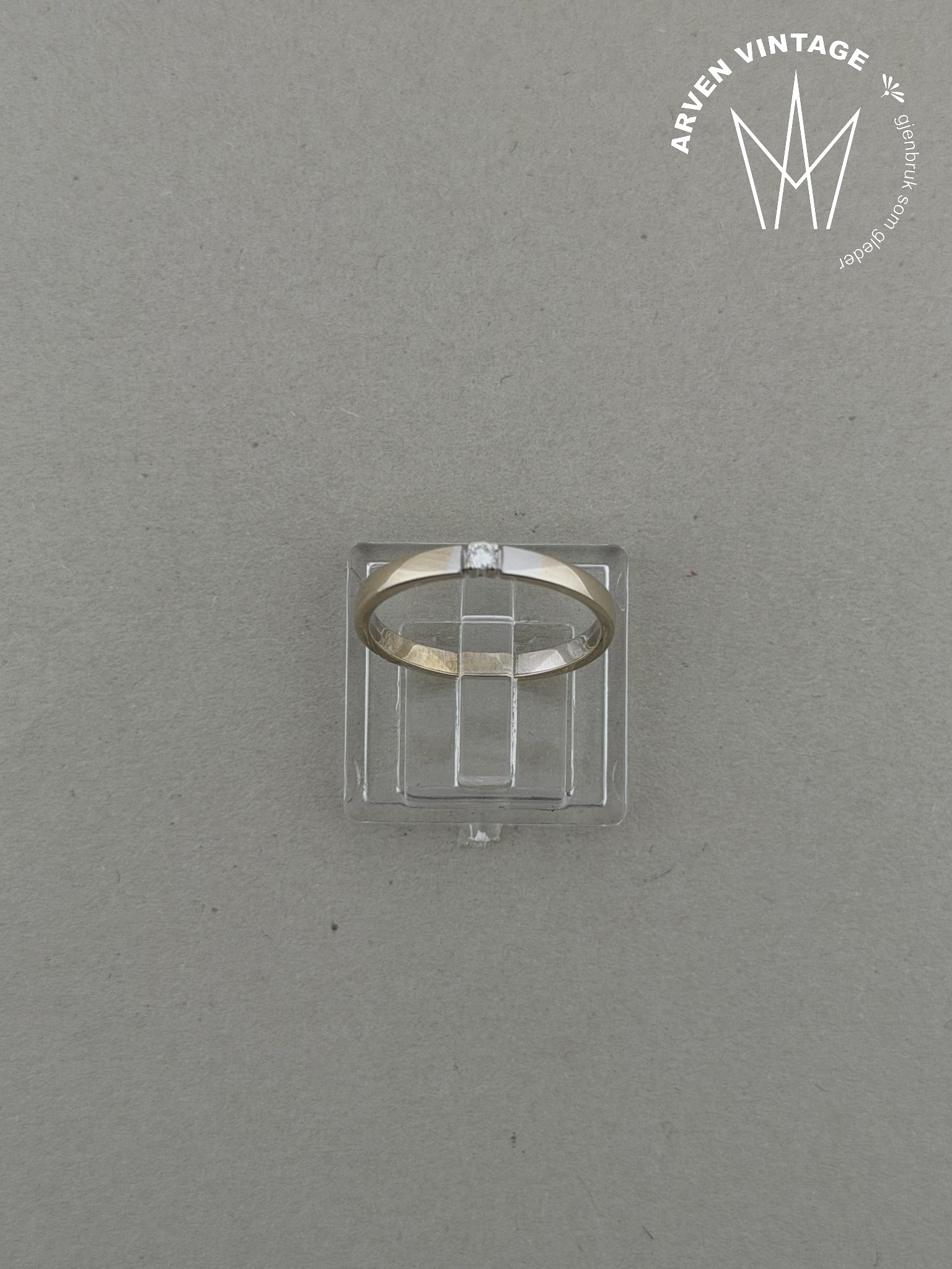 Vintage diamantring hvitt gull str 52