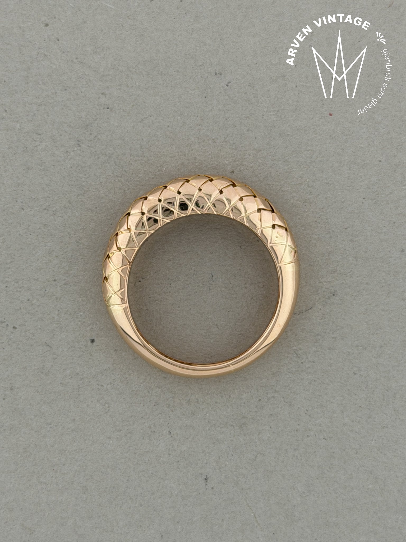 Vintage ring rødt gull str 55