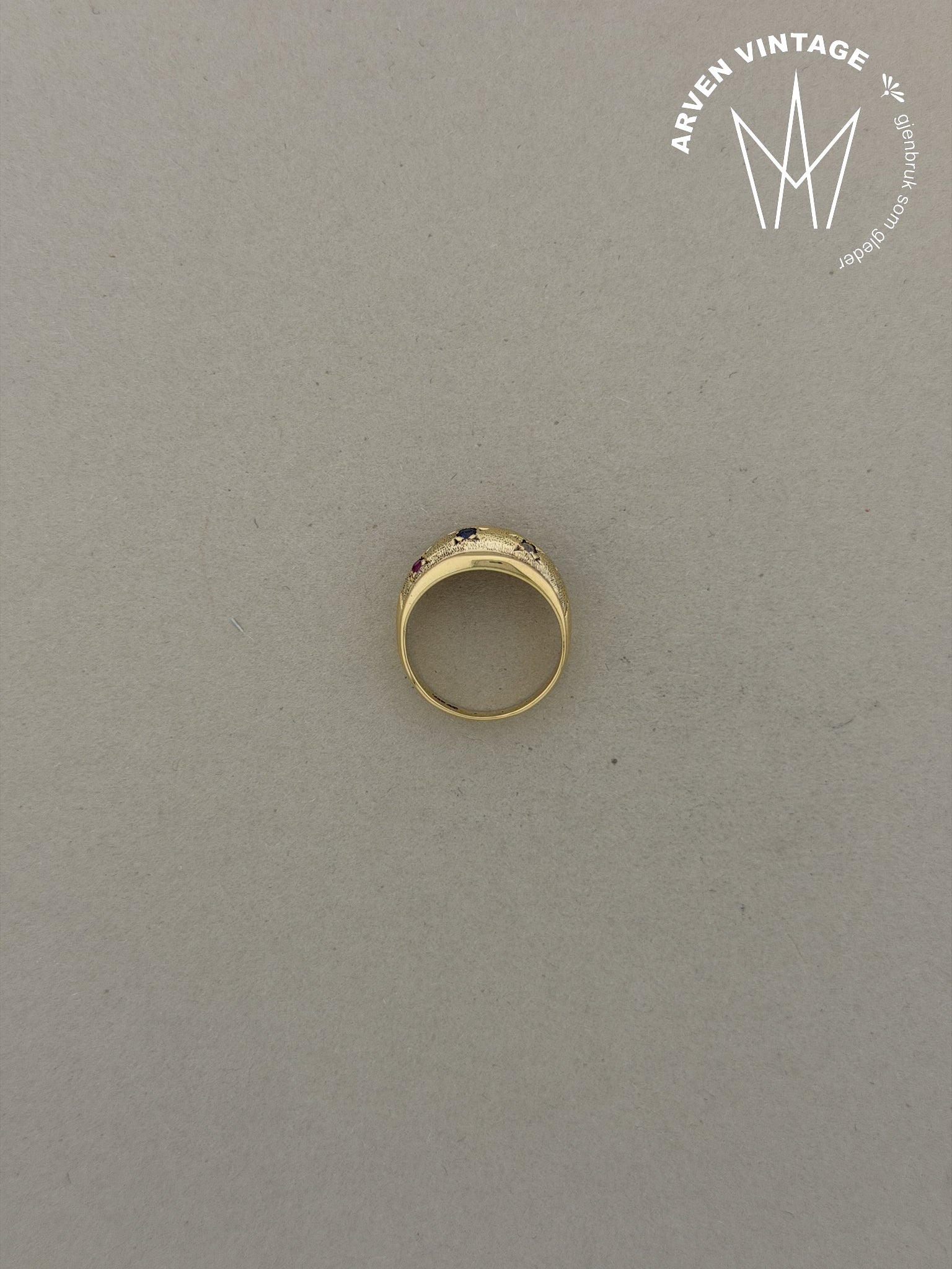 Vintage ring gult gull str52 med fargestener