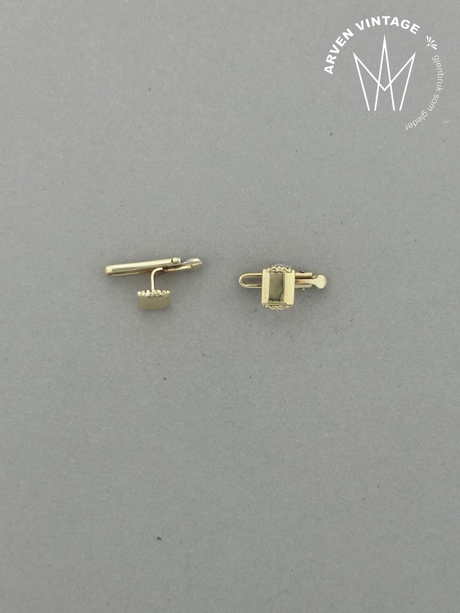 Vintage smokingknapper i gult gull