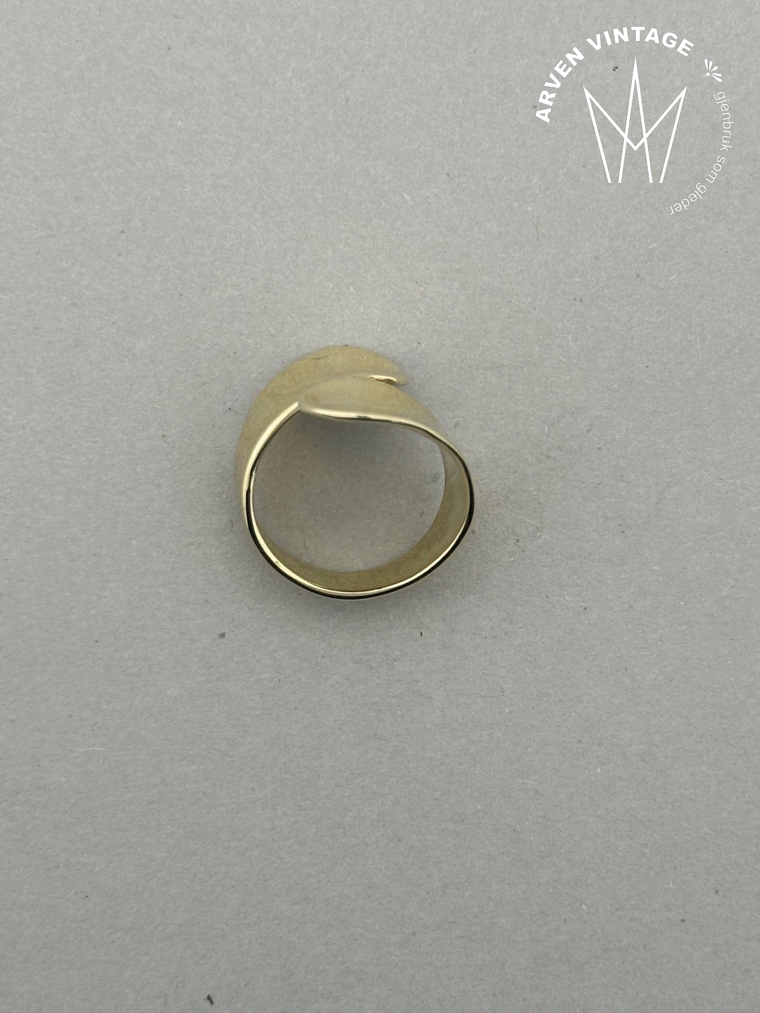 Vintage ring i gult gull str47