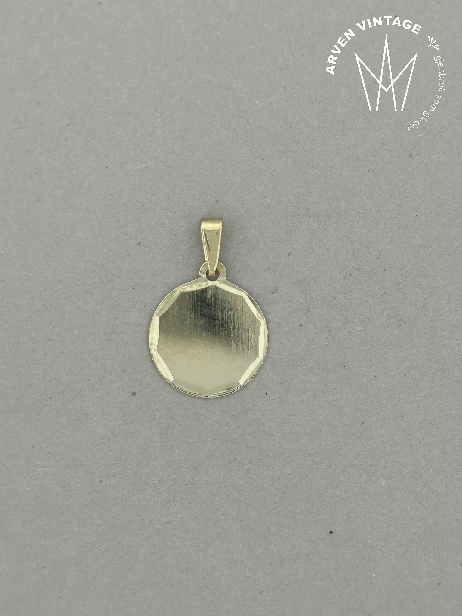 Vintage anheng i gult gull