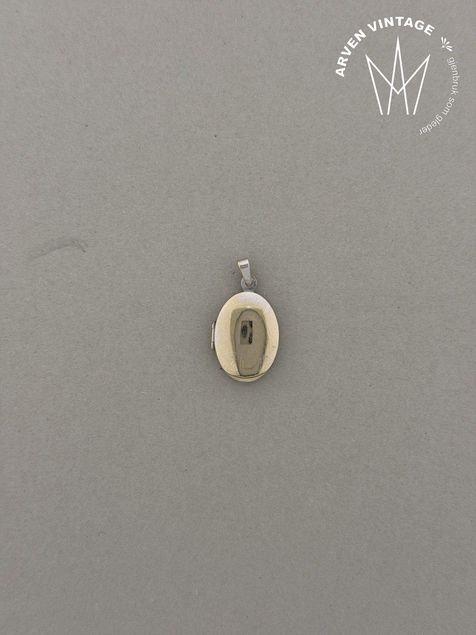 Vintage medaljong hvitt gull