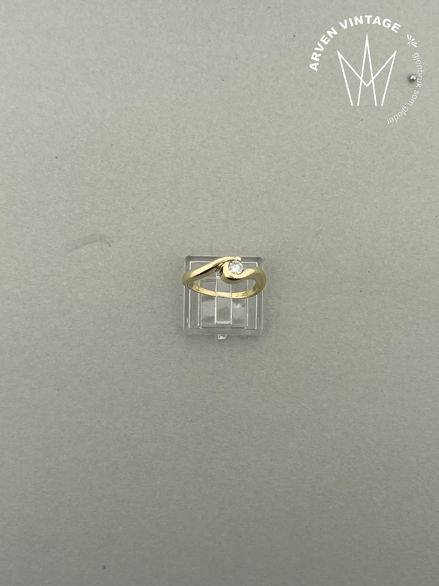 Vintage diamantring gult gull str54