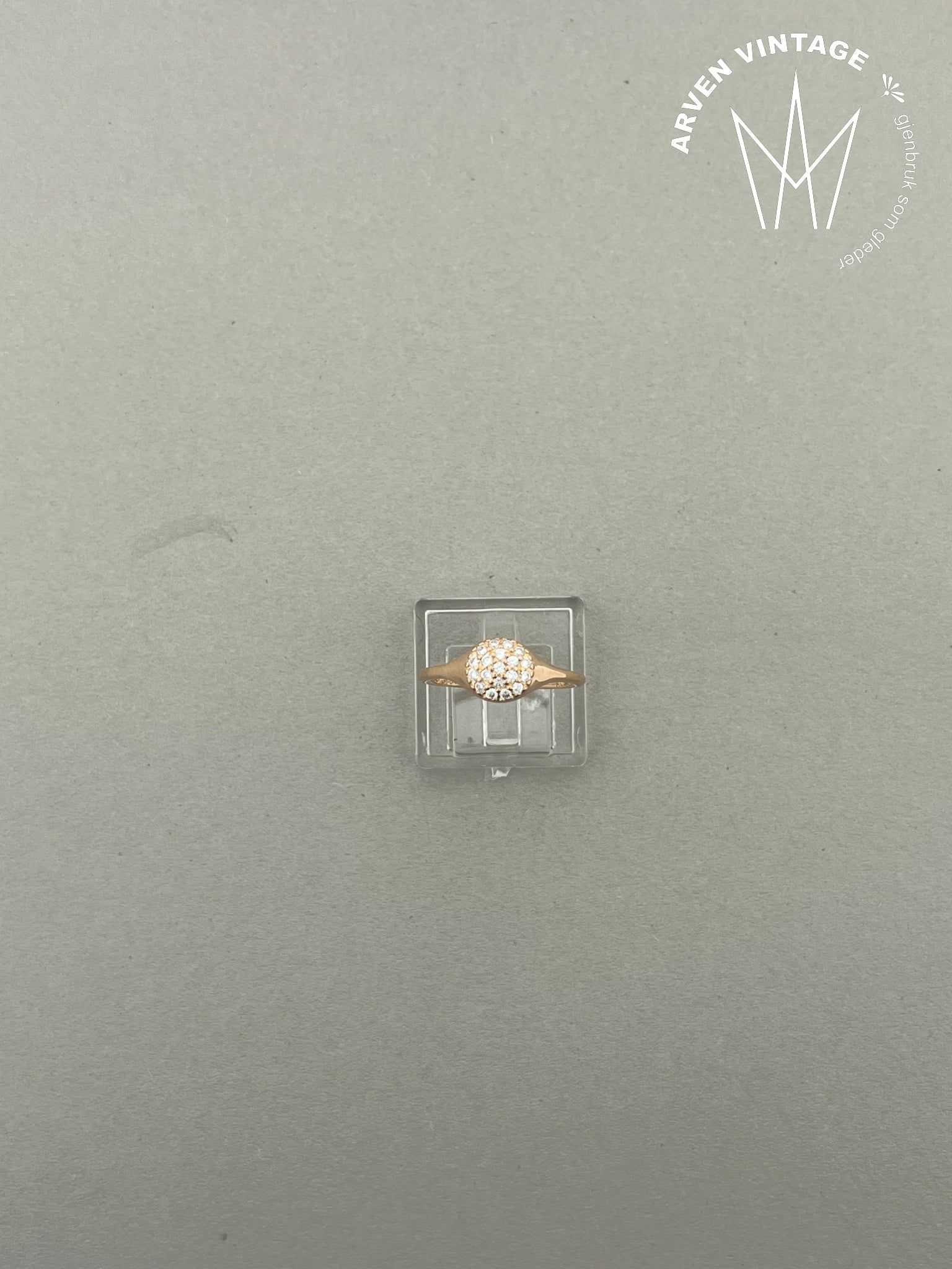 Vintage diamantring 18K gult gull str52