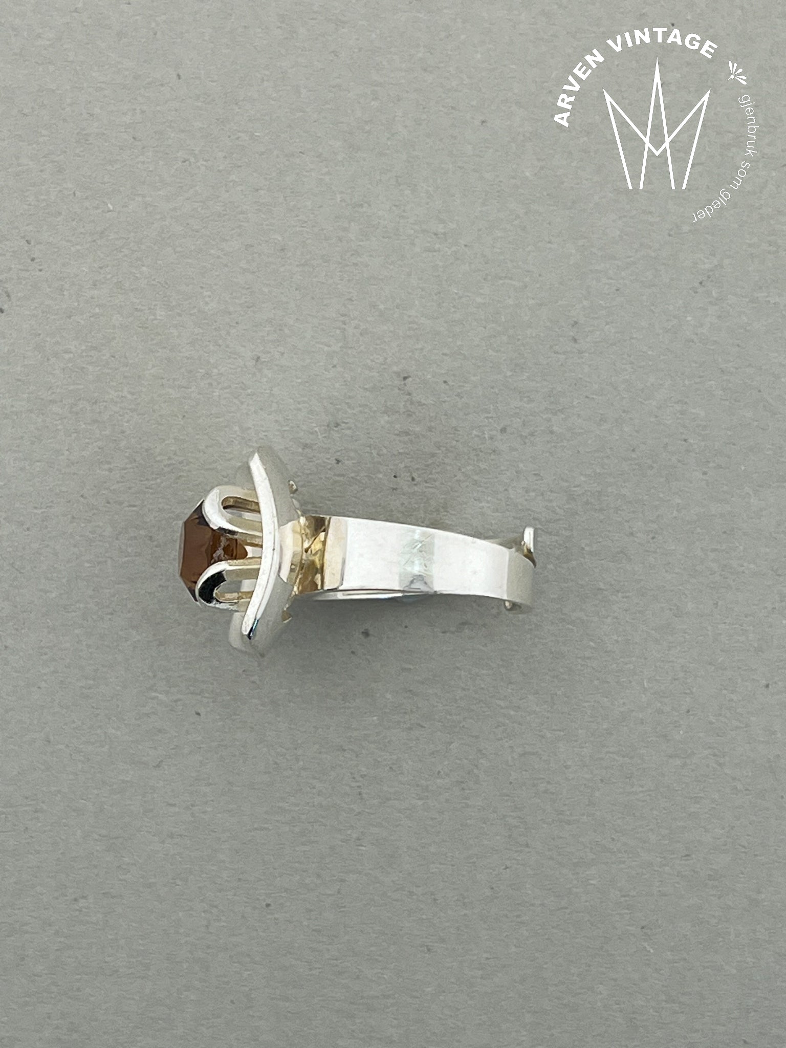 Vintage sølv ring med brun sten str 51