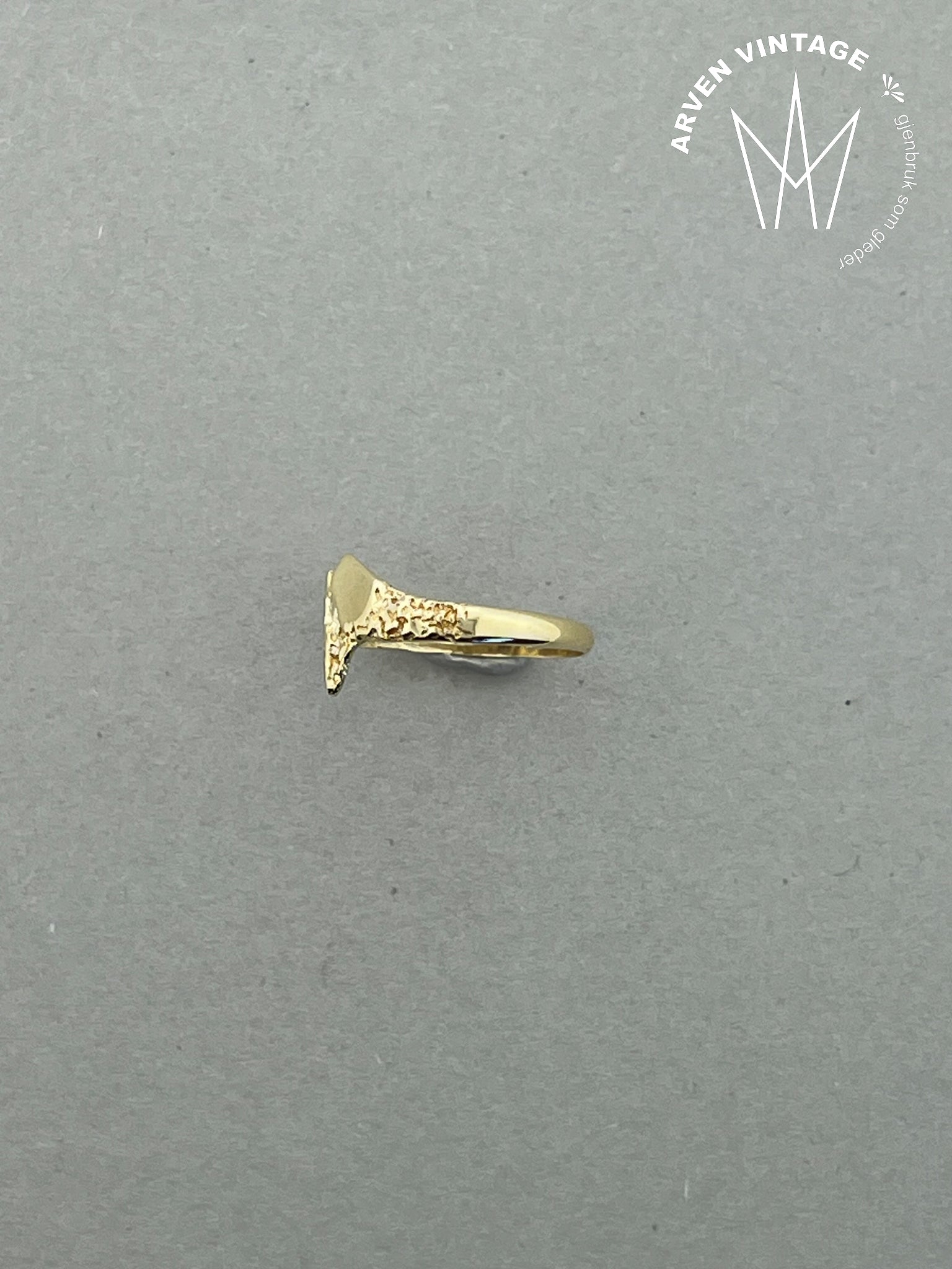 Vintage diamantring hvitt gull str 53
