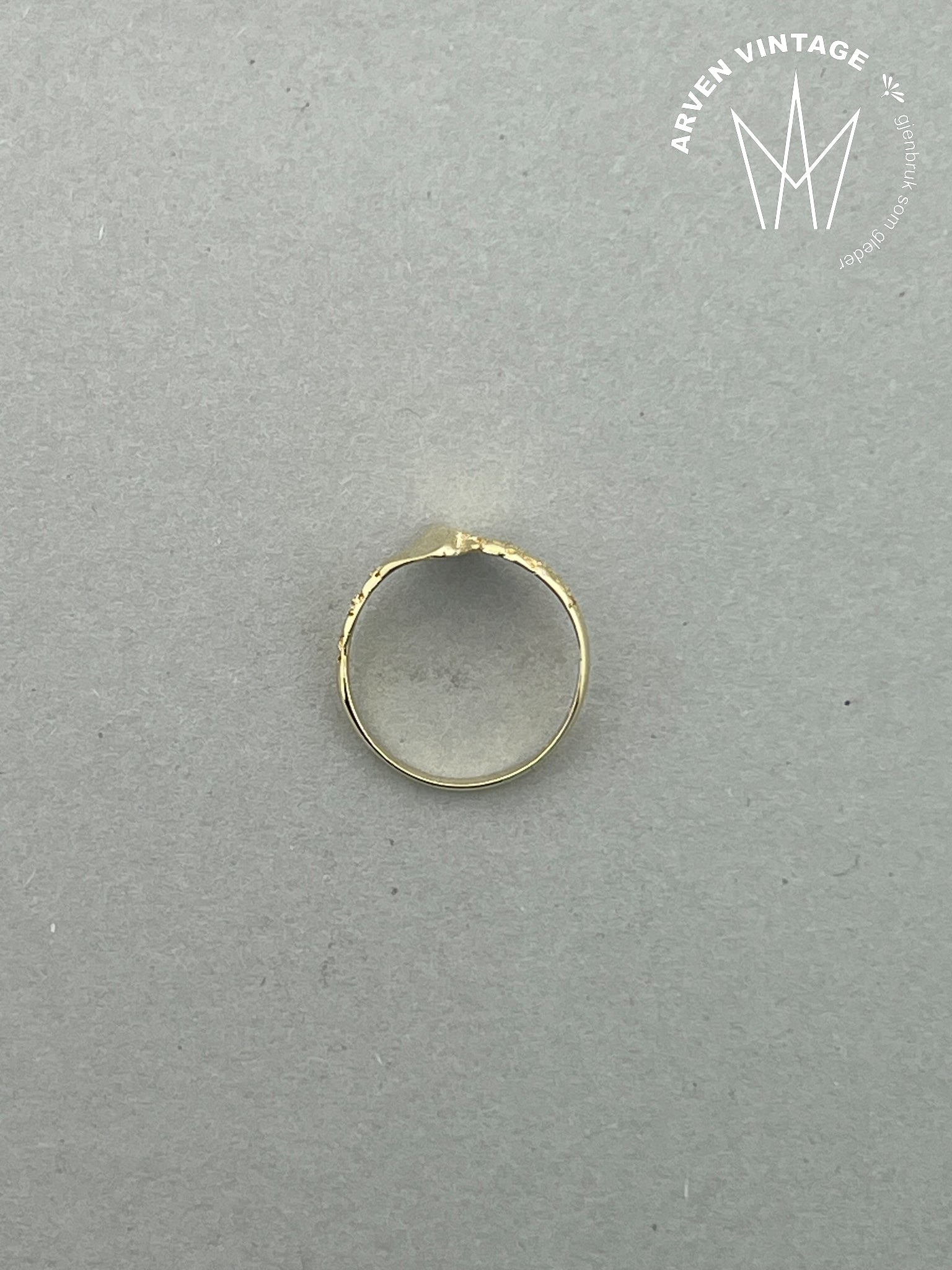 Vintage diamantring hvitt gull str 53