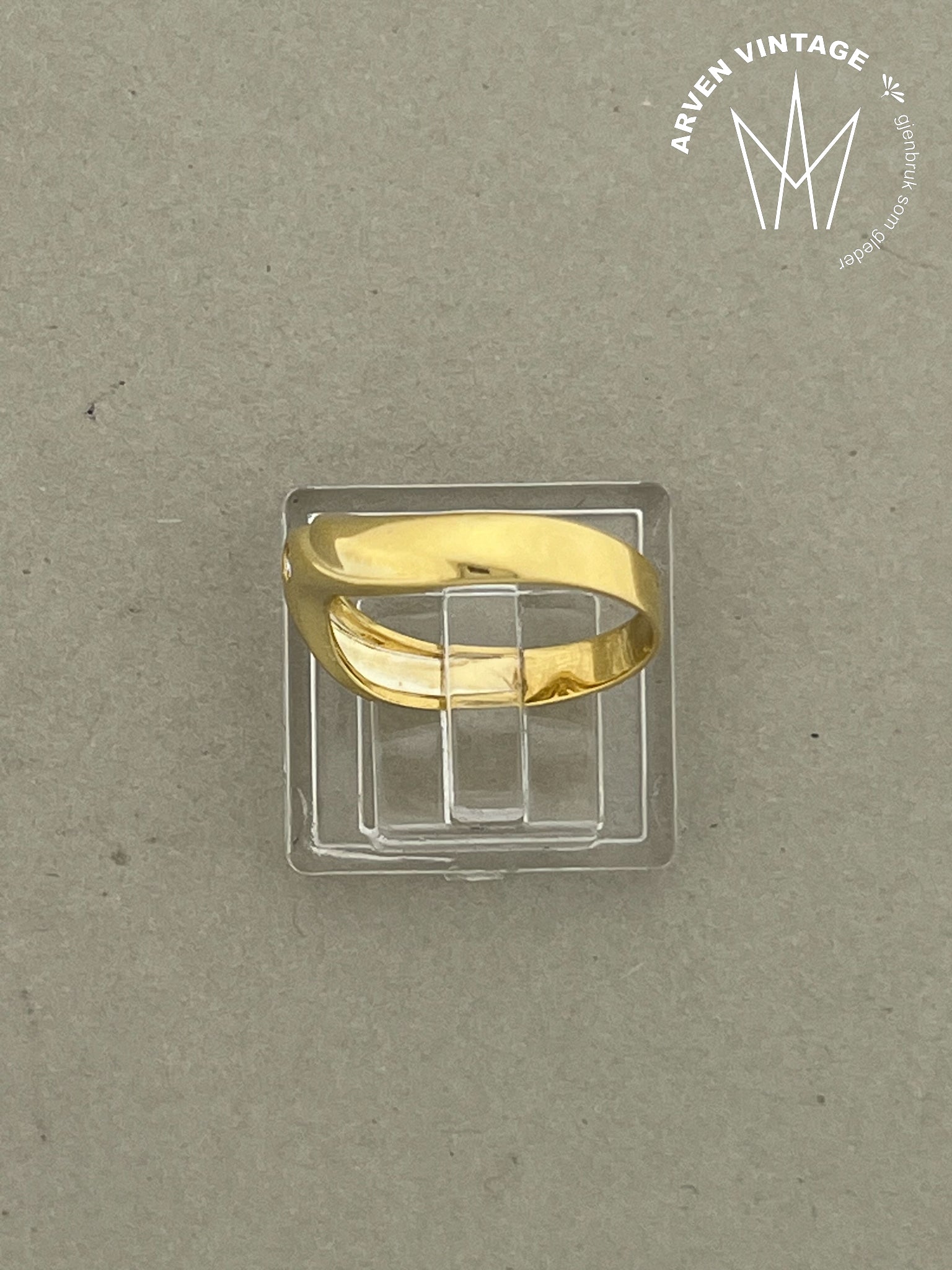 Vintage diamantring 18K gult gull str53