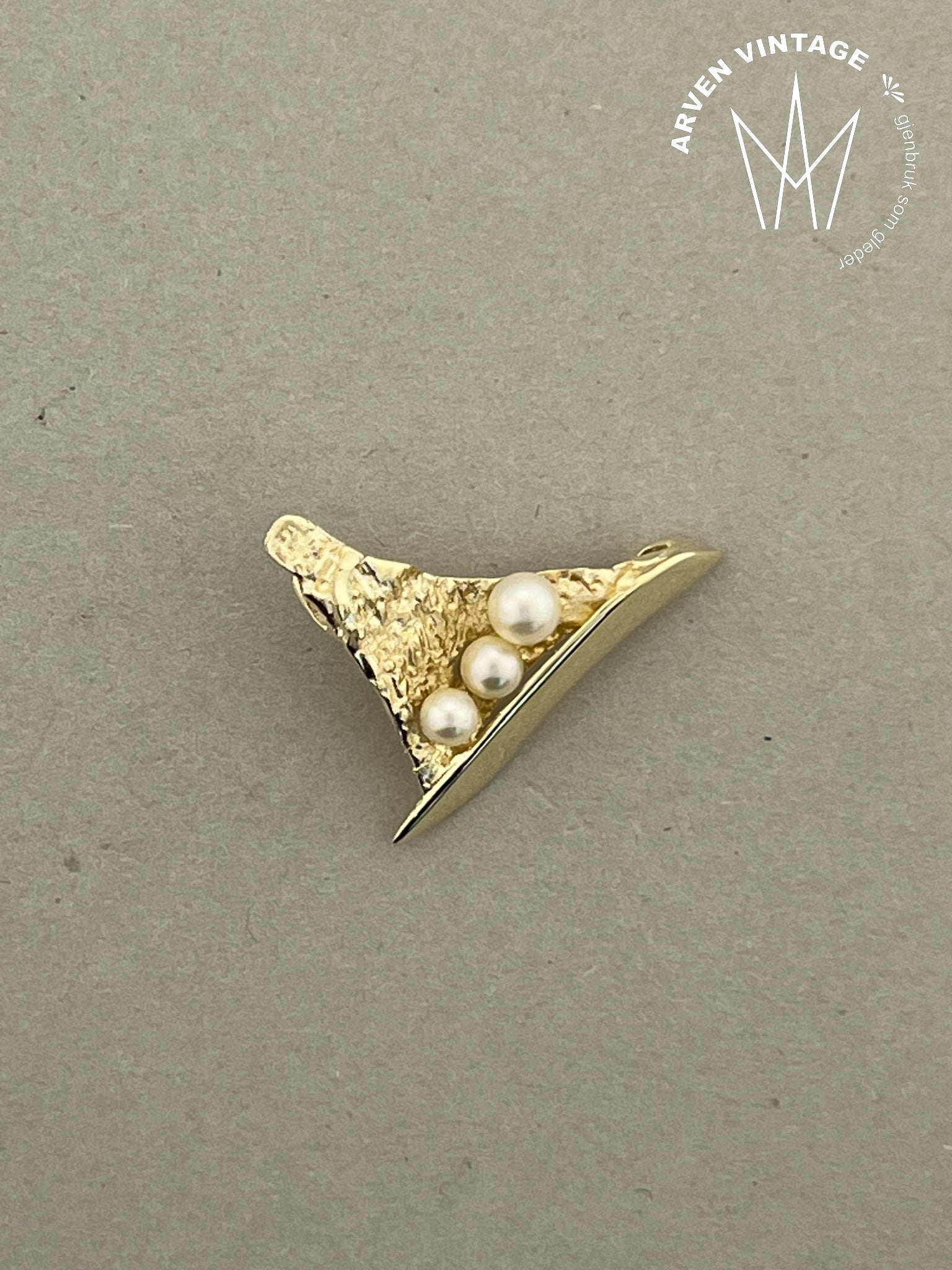 Vintage perleanheng gult gull