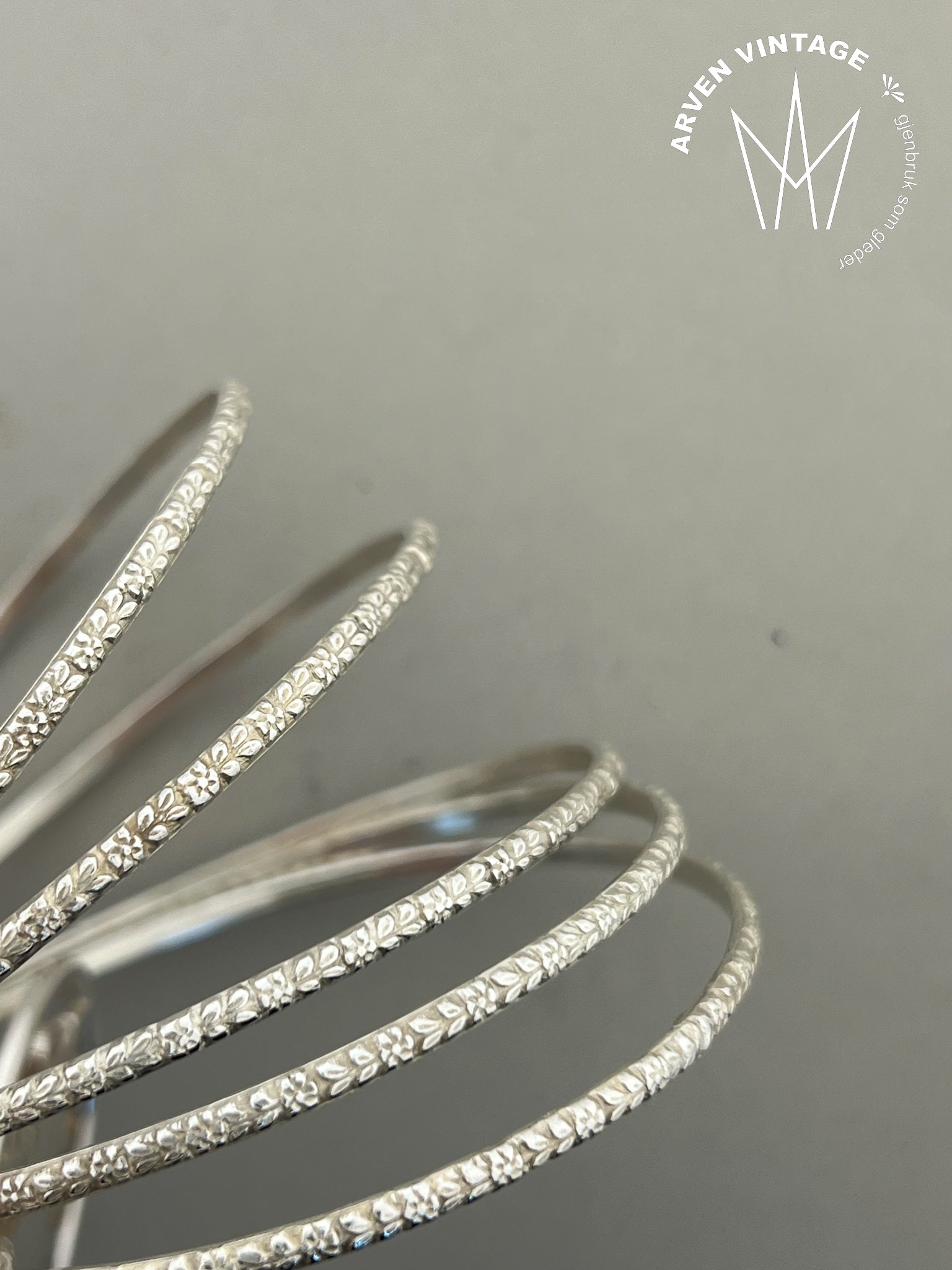 Vintage sølv armring med løvedekor