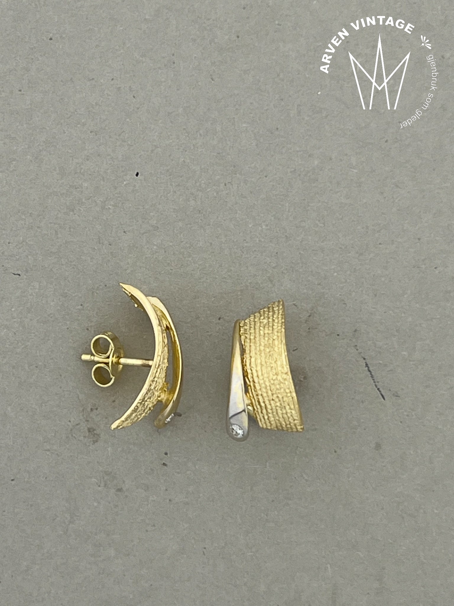 Vintage diamantørepynt gult gull