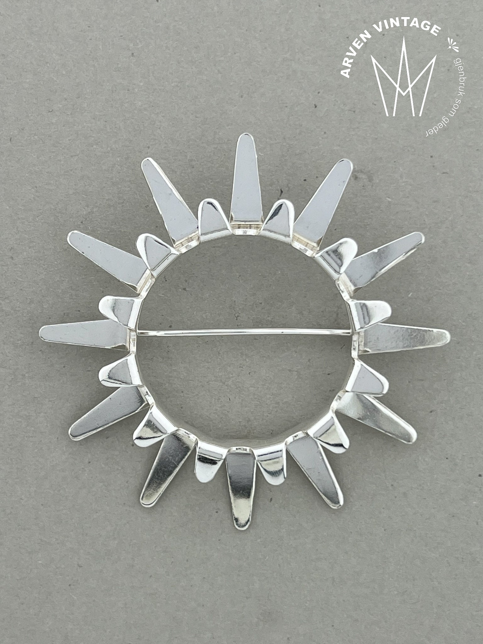 Vintage Sol sølvbrosje Tone Vigeland