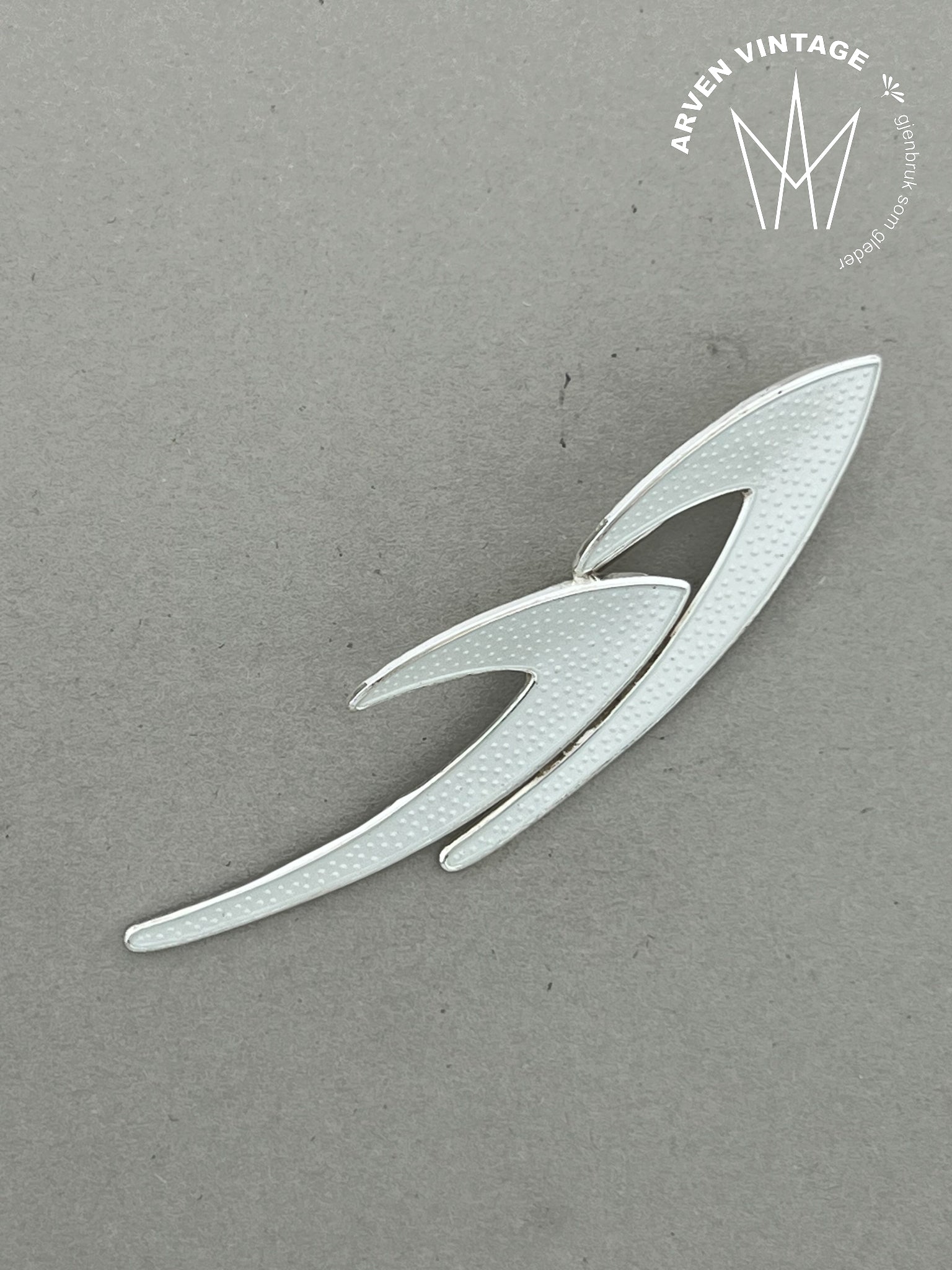 Vintage sølv emaljebrosje