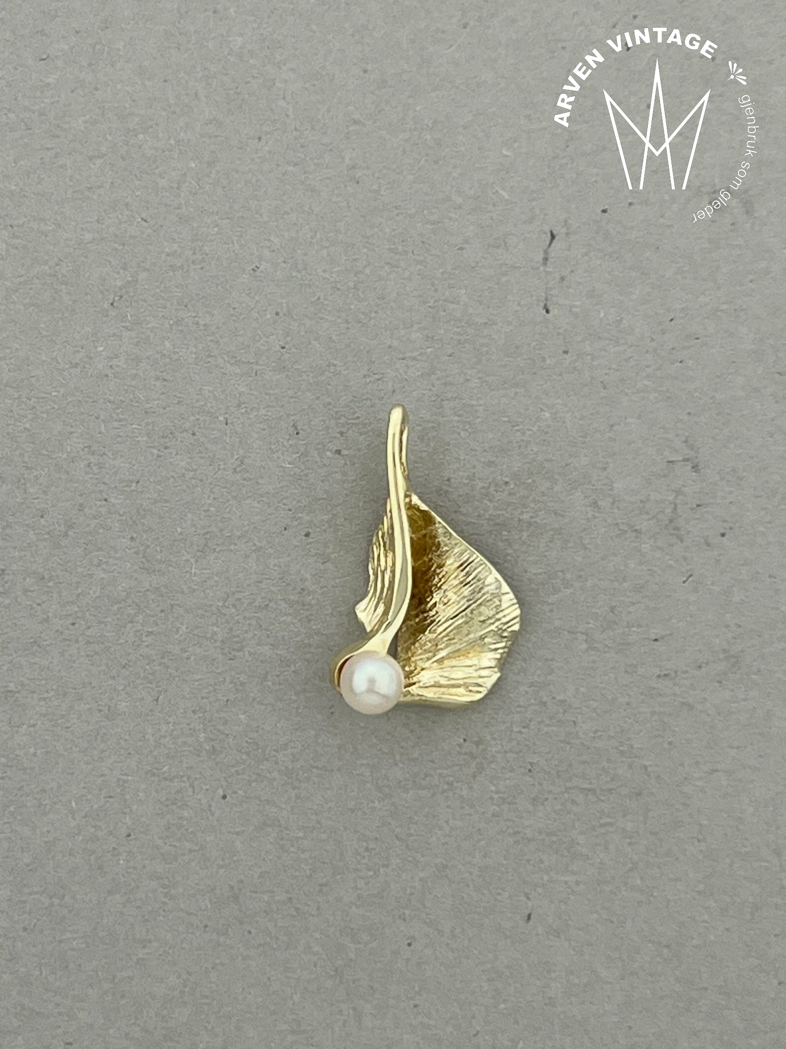 Vintage perleanheng gult gull