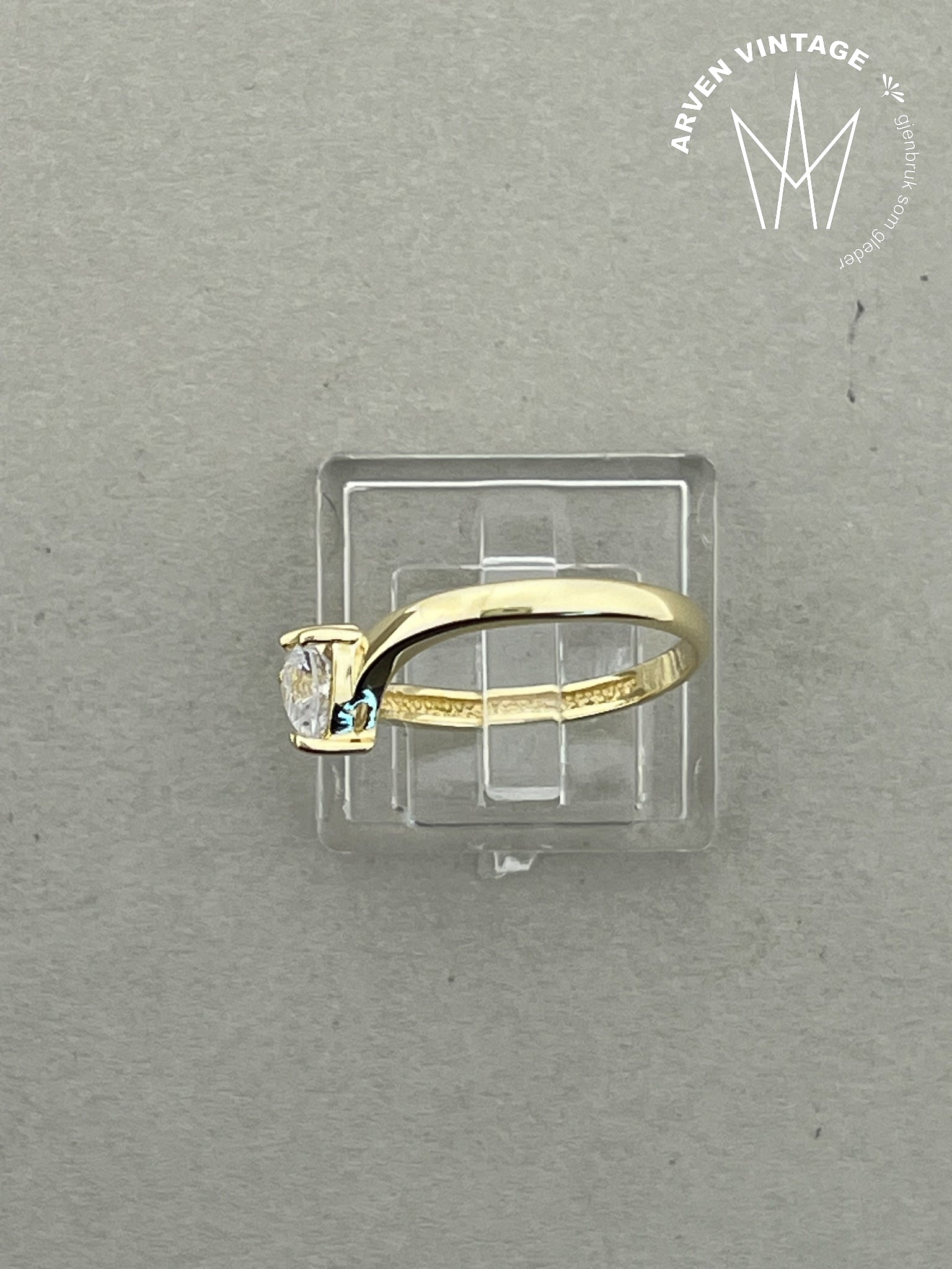 Vintage ring gult gull hjertestener str52