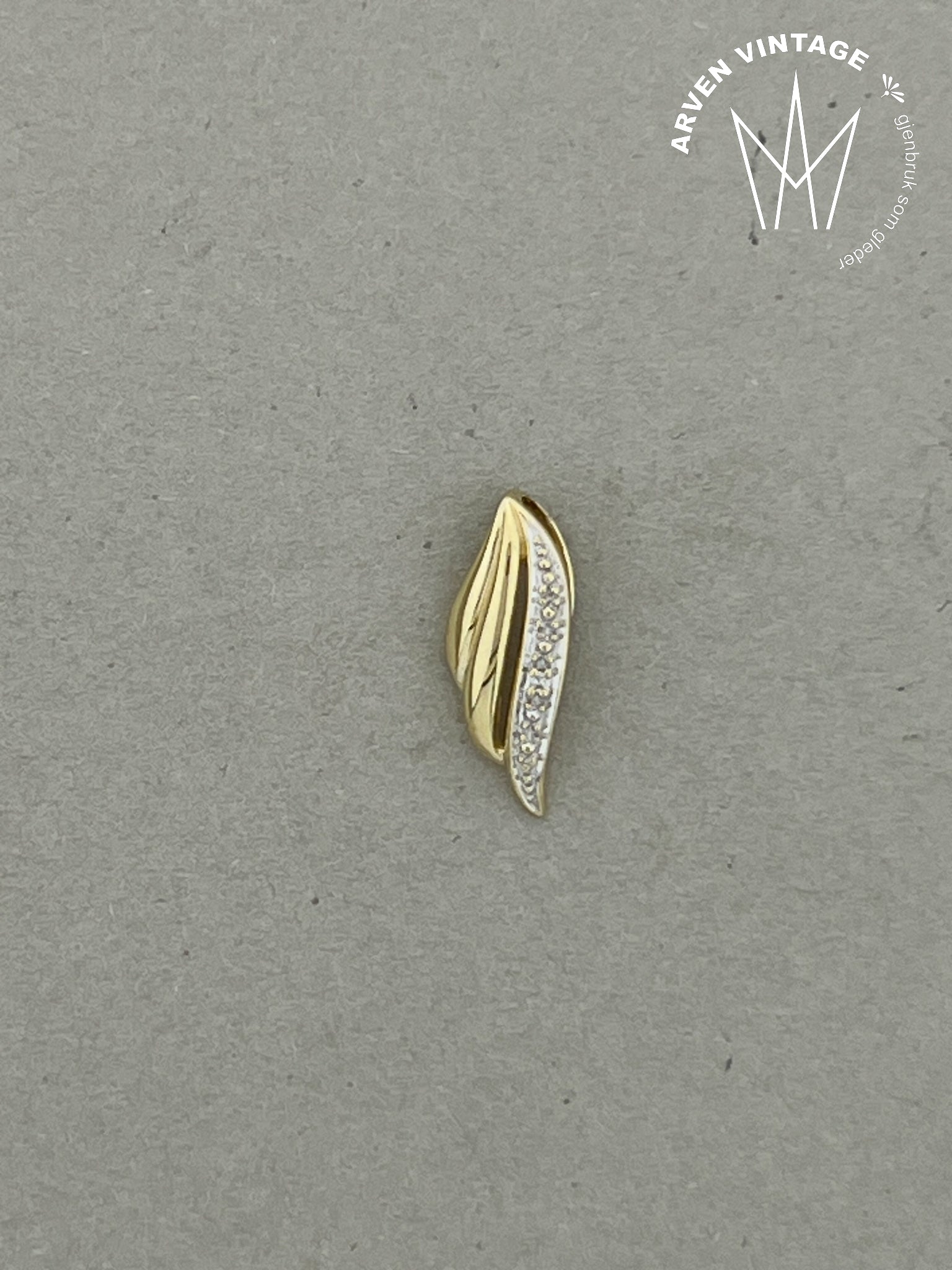 Vintage anheng gult gull med blank sten