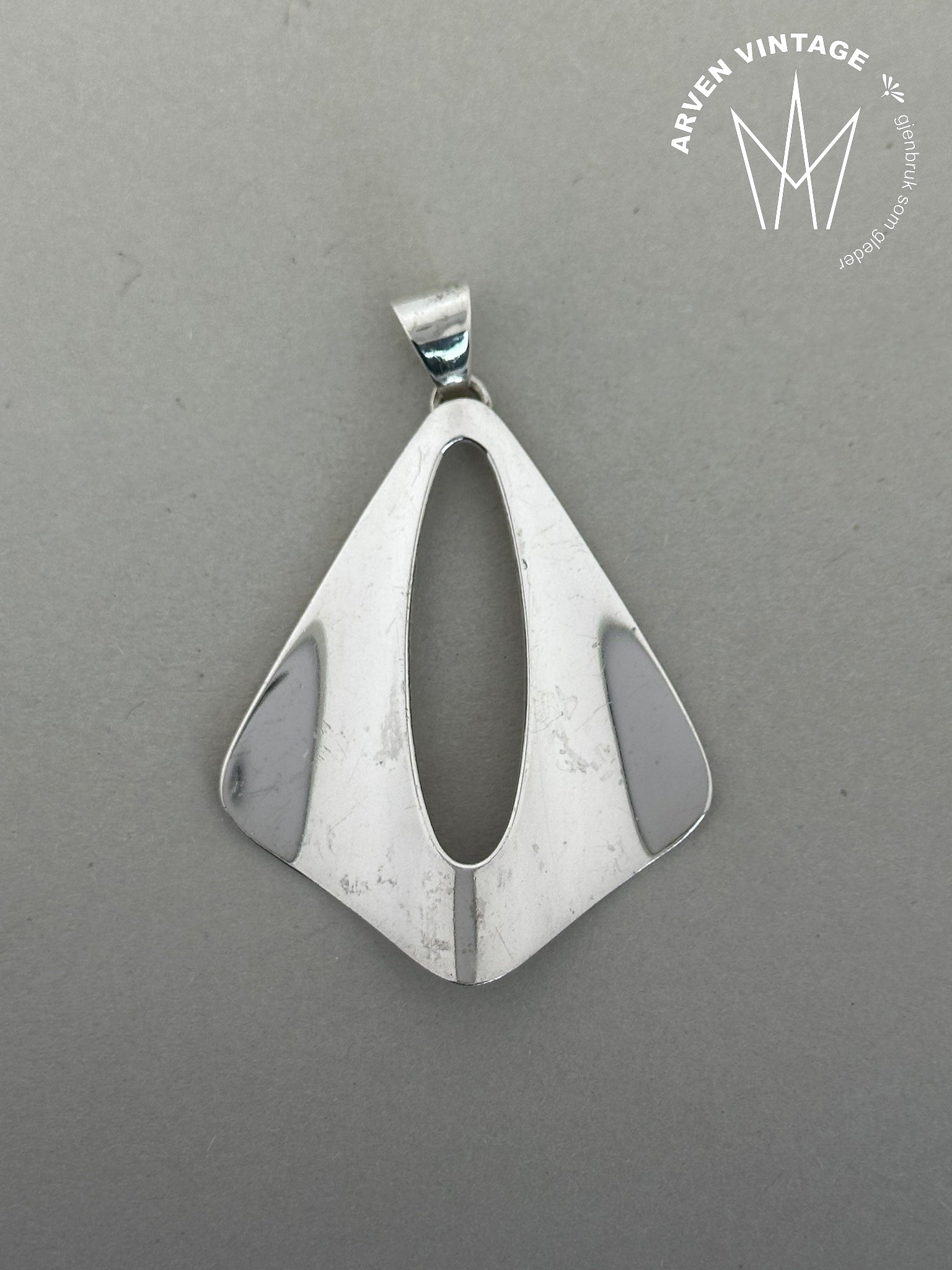 Vintage sølvanheng N.E.From Danmark