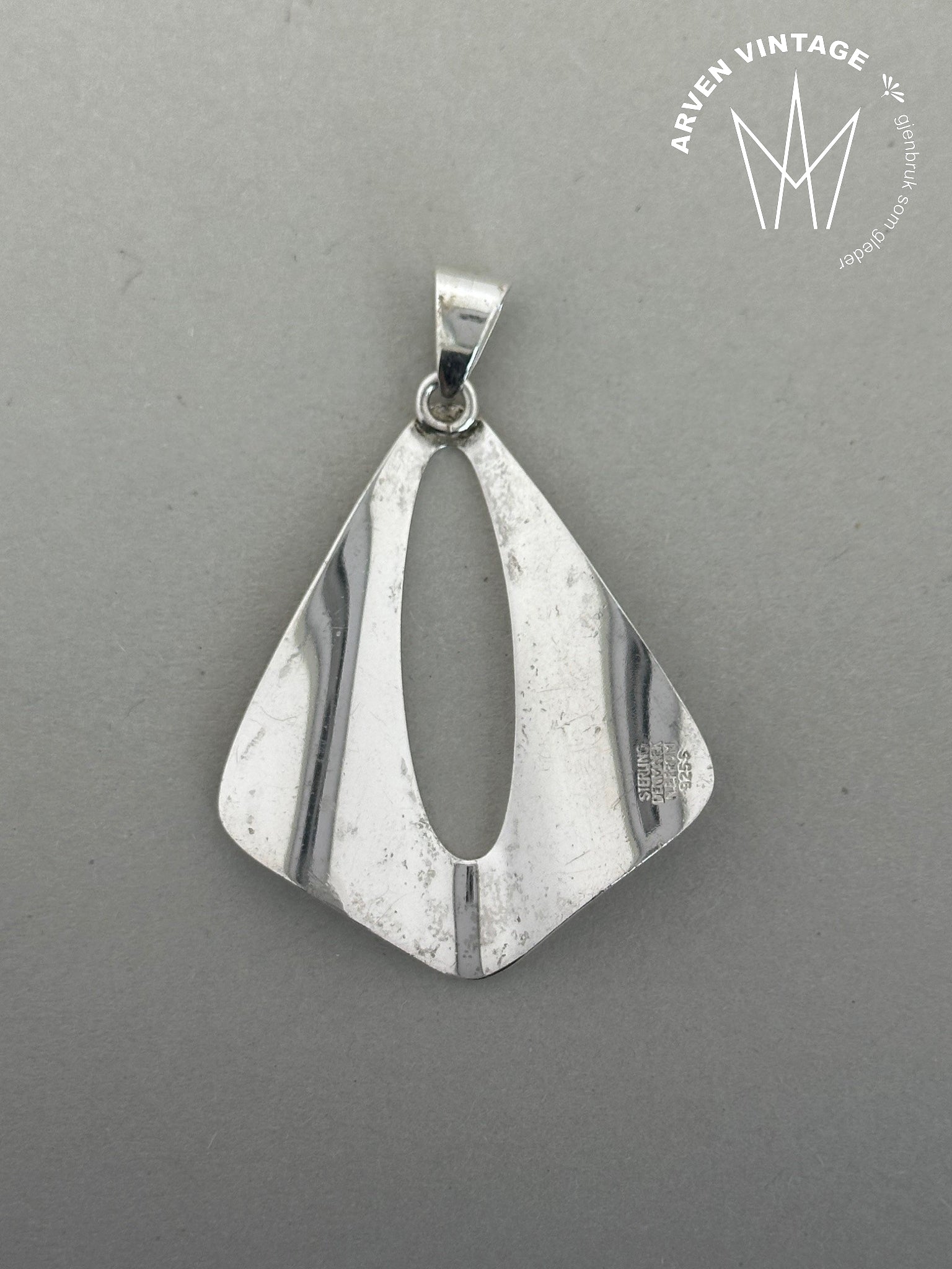 Vintage sølvanheng N.E.From Danmark