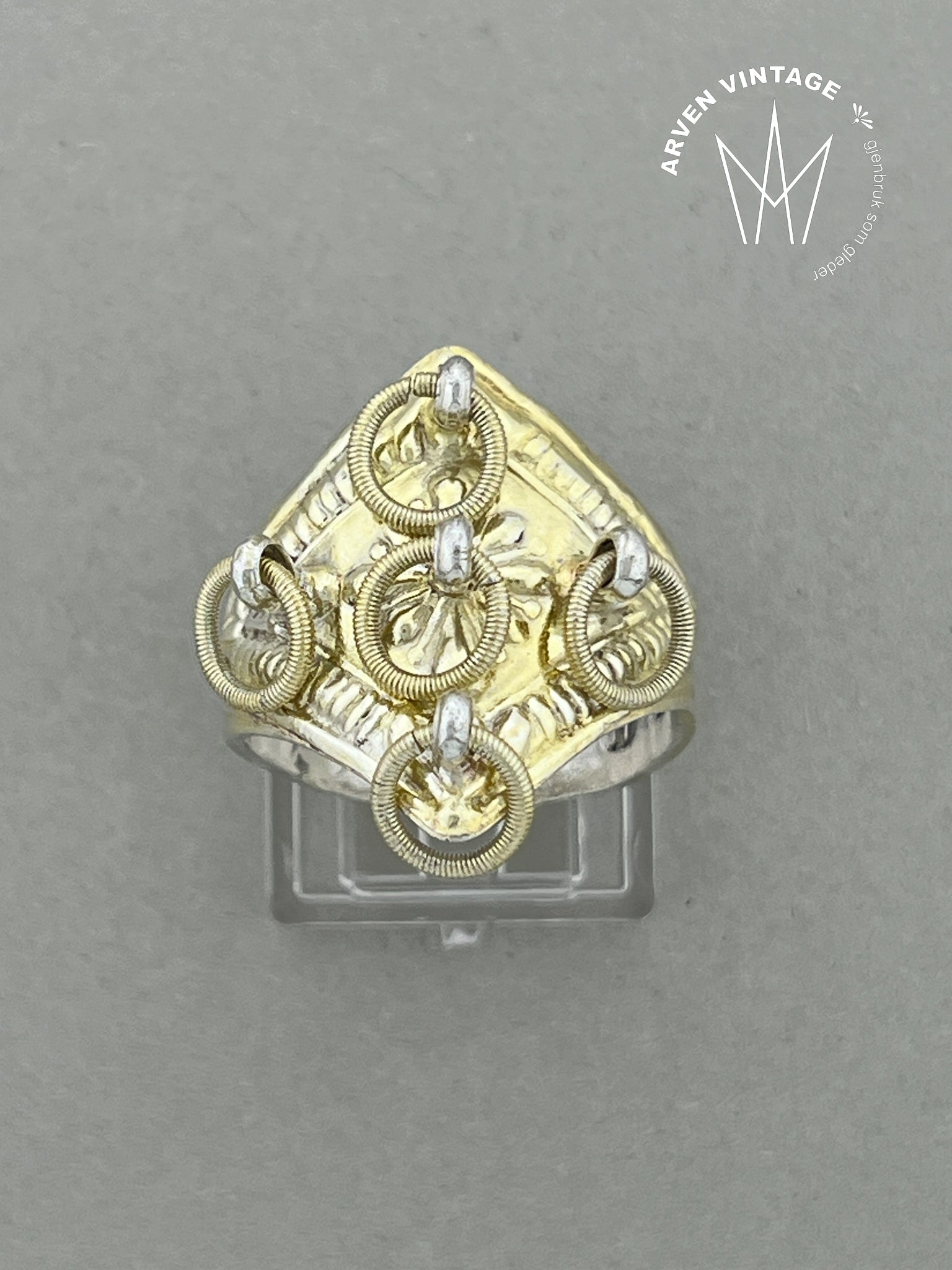 Vintage forgylt sølv ring med løv str 68