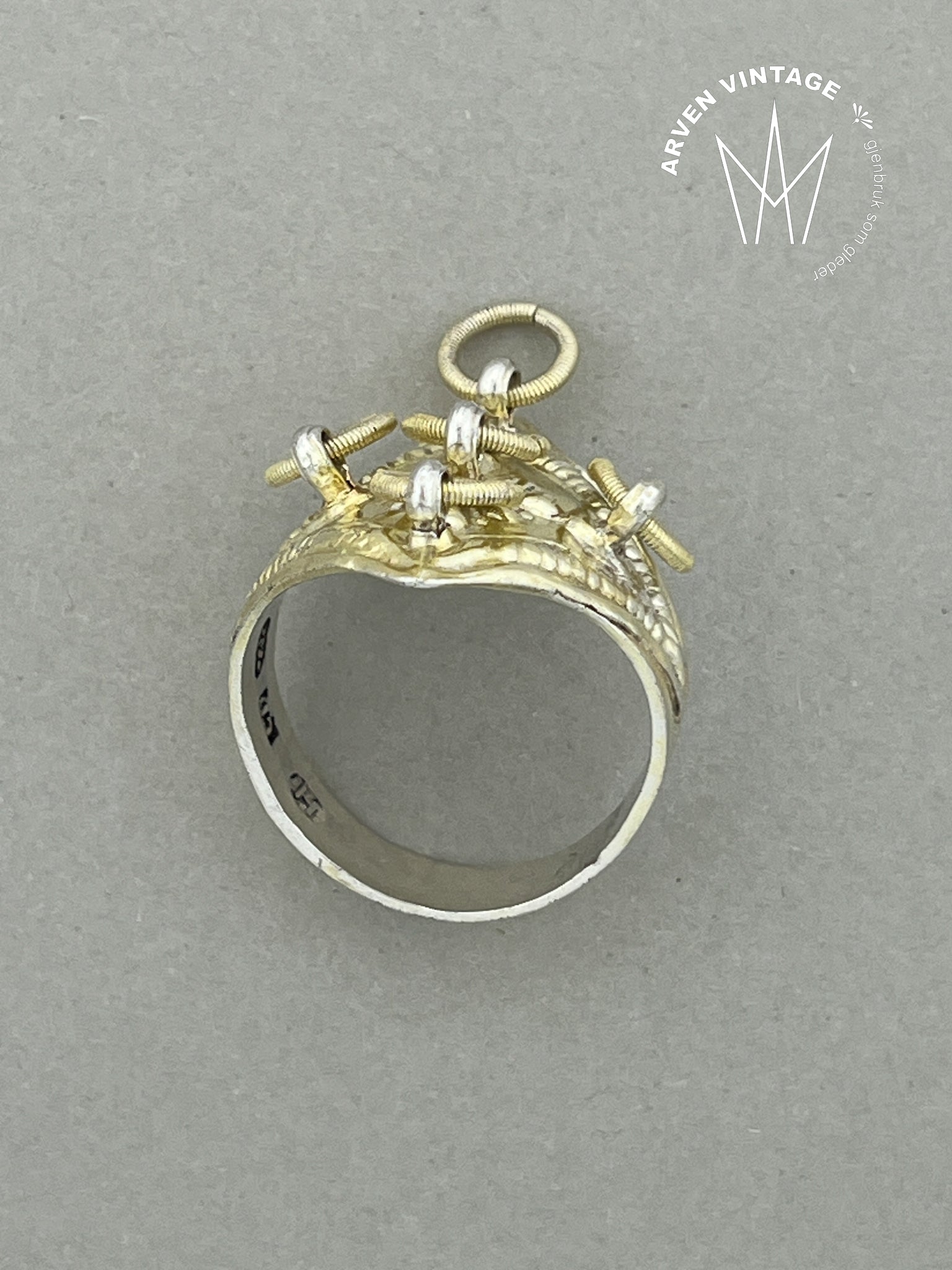 Vintage forgylt sølv ring med løv str 68