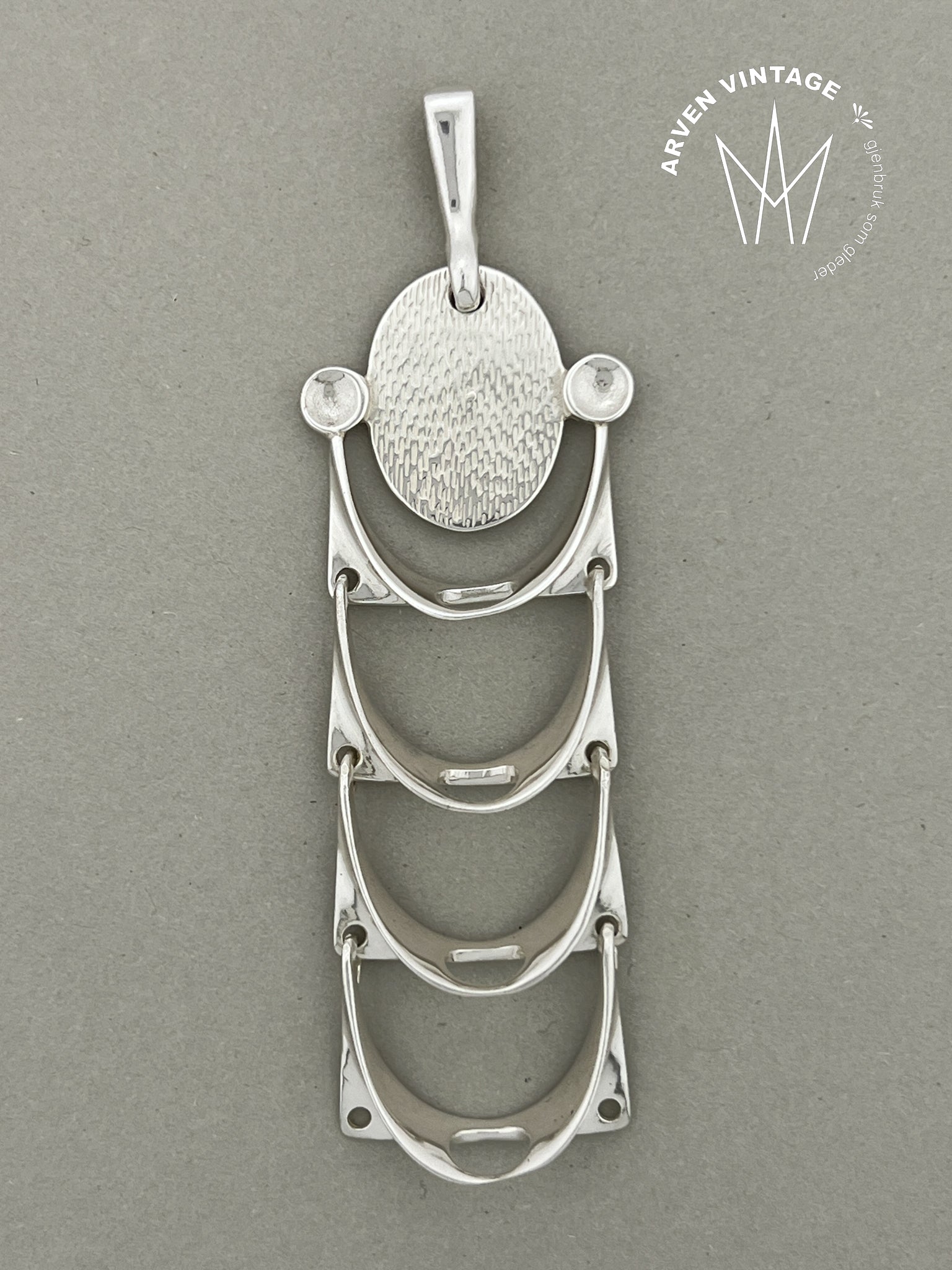 Vintage sølv anheng B.S. Østern