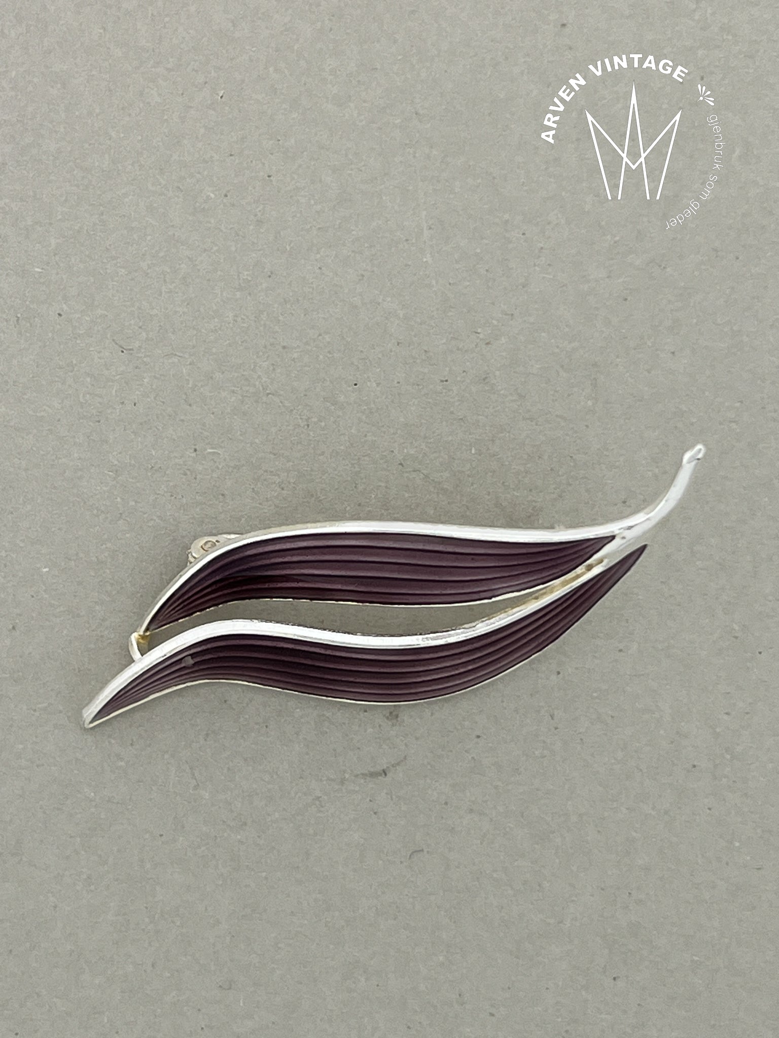 Vintage sølv emaljebrosje